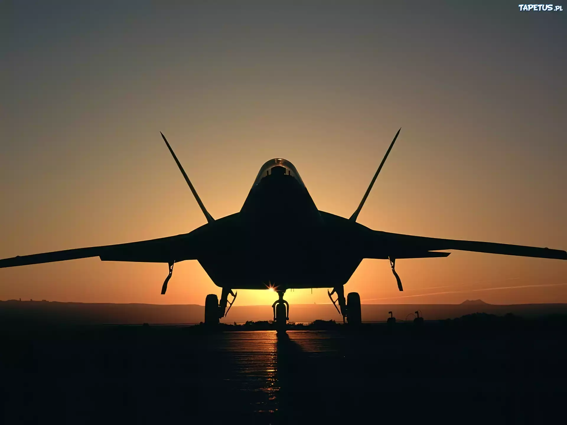 F-22 Raptor, Zachód słońca