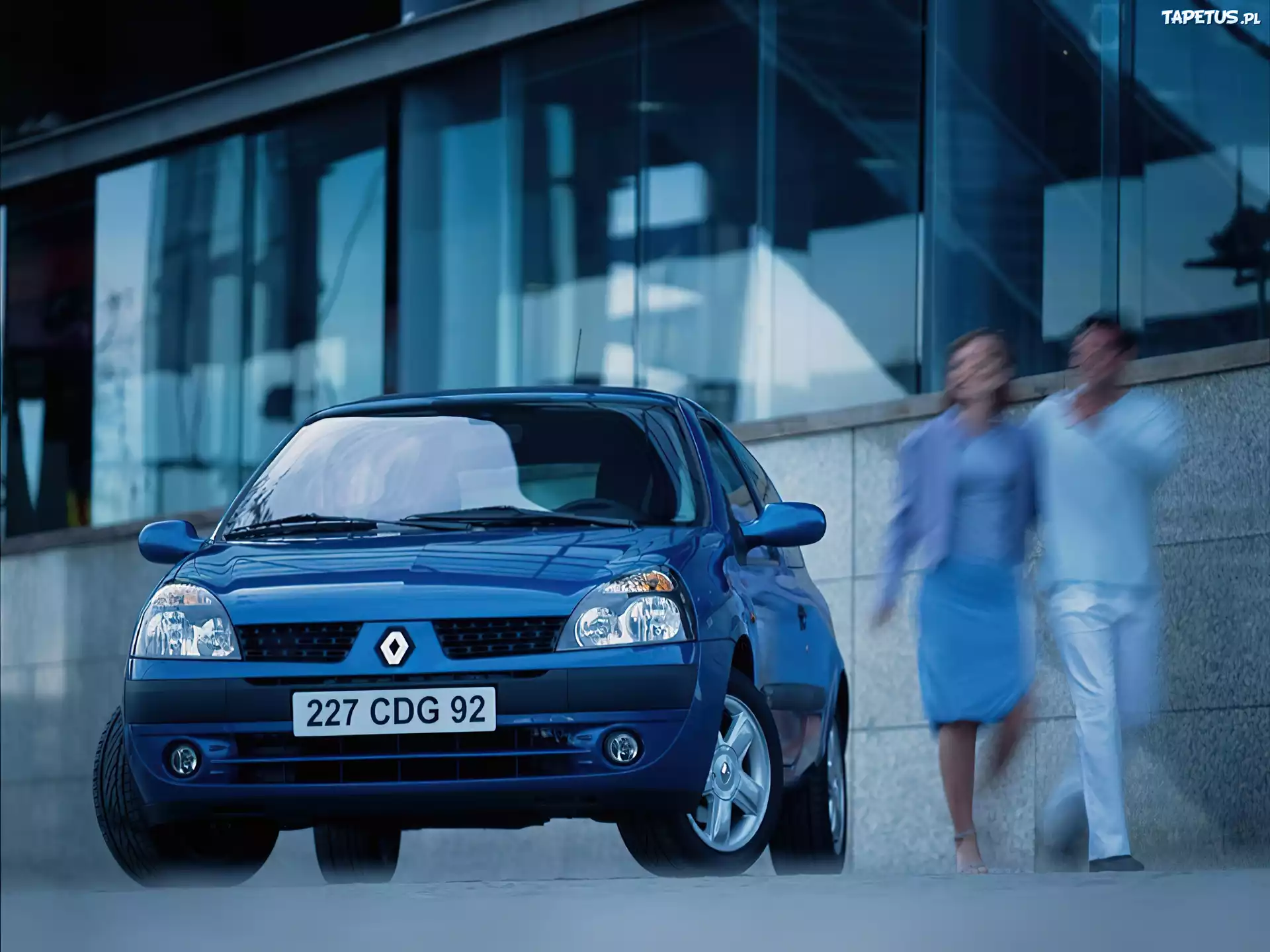 Niebieski Clio 2