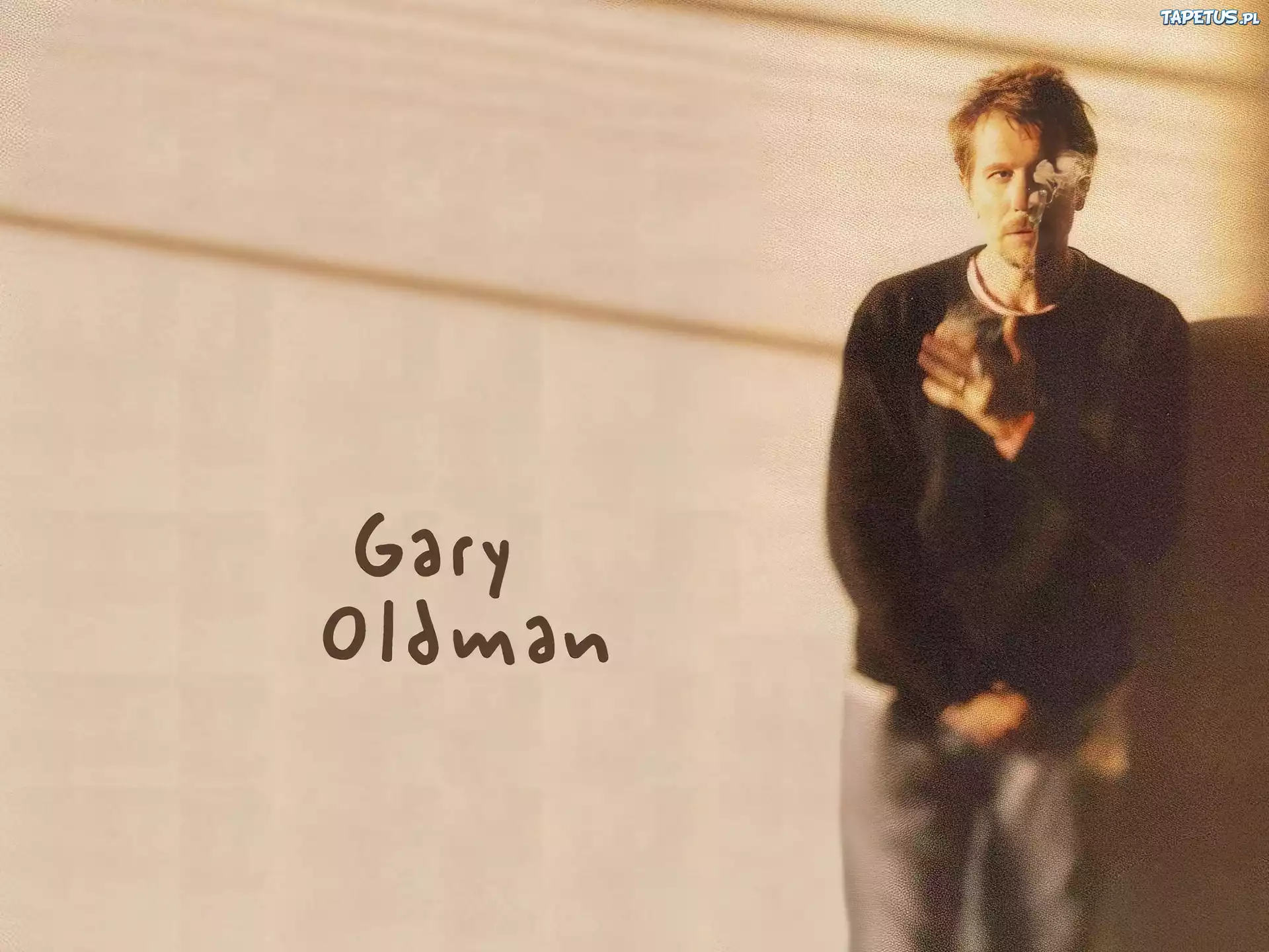Gary Oldman,czarna bluza