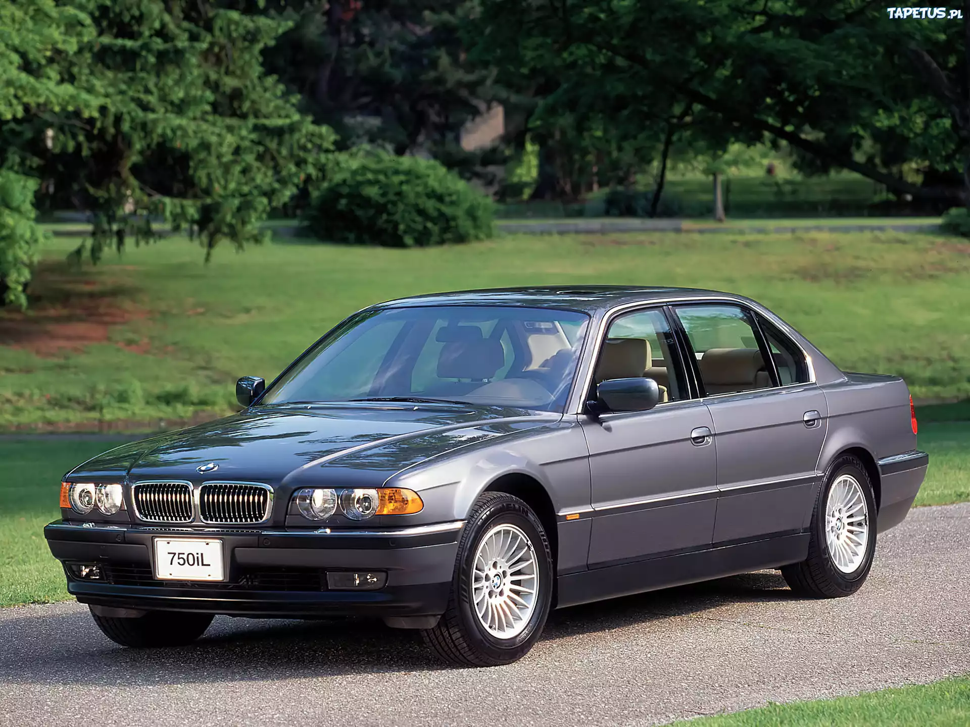 BMW 7, E38