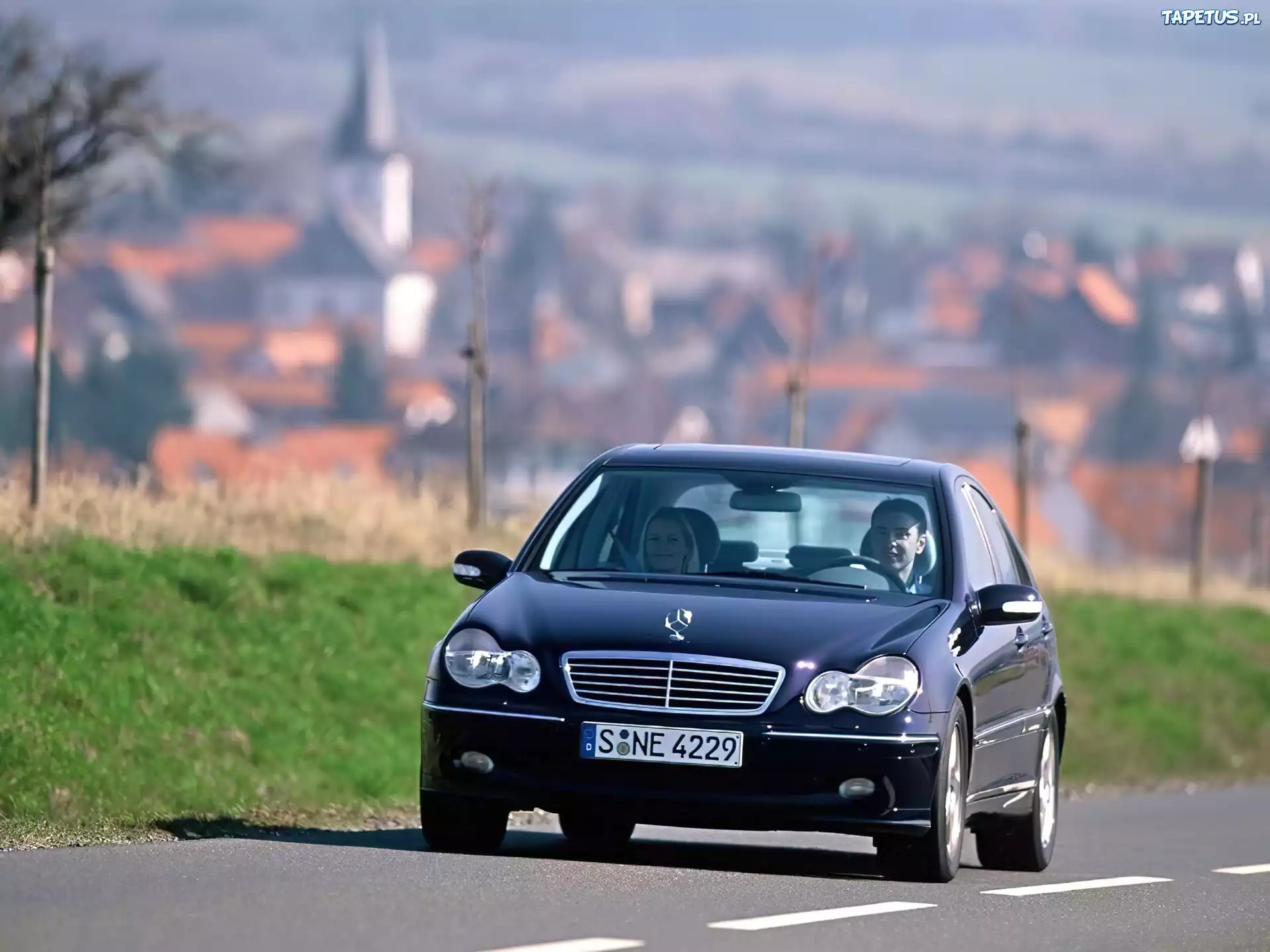 Mercedes C-klasa, Granatowy
