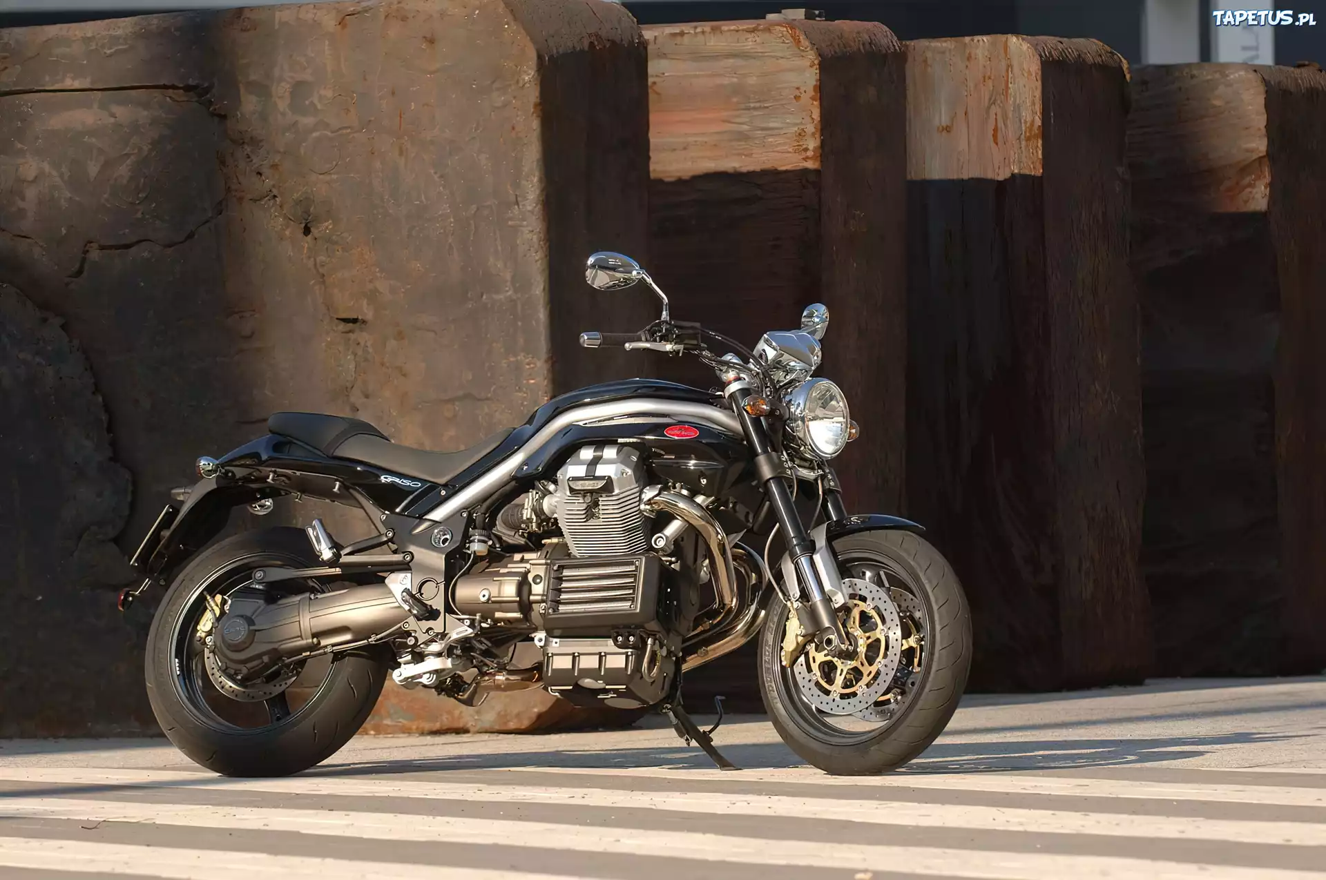 Moto Guzzi,kierownica,lusterka,tłumik , siedzenie ,światła ,koła,opony