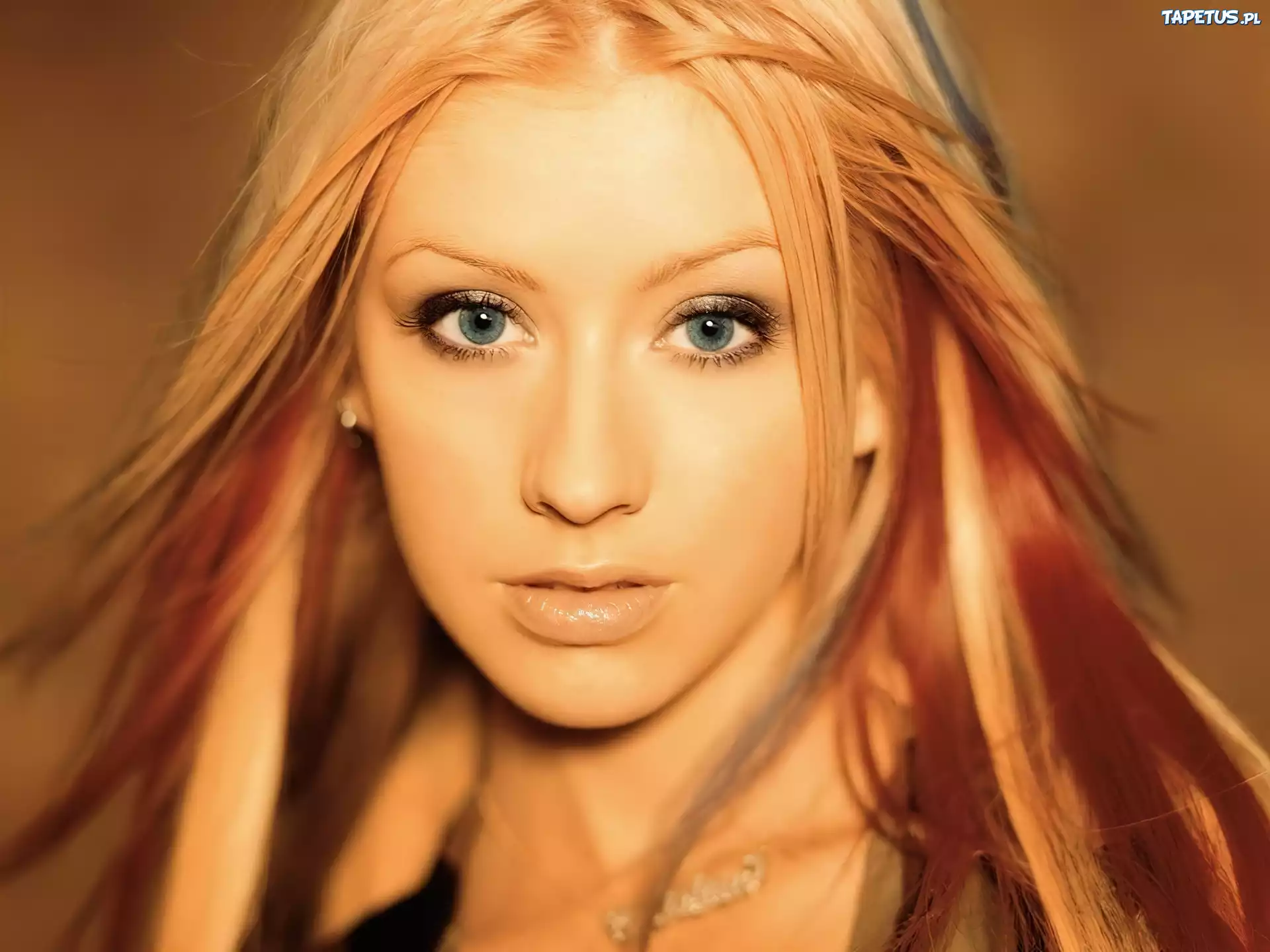 buźka, Christina Aguilera