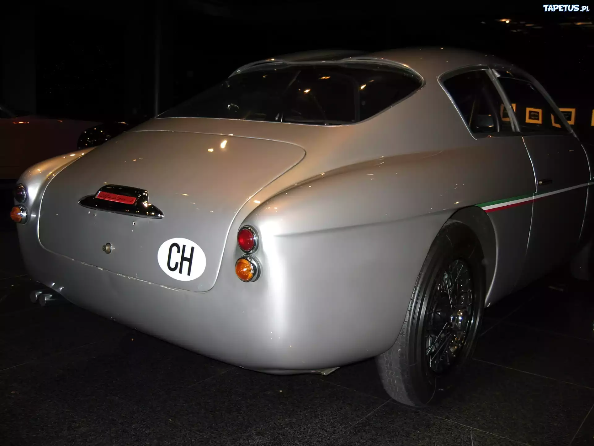 Alfa Romeo,bagażnik ,koło
