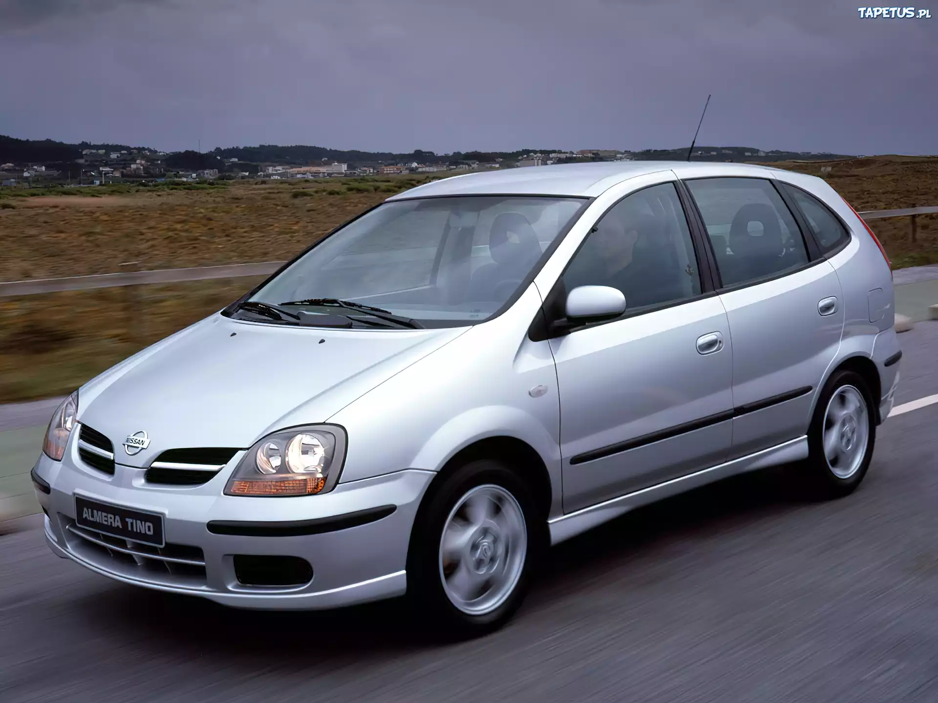 Srebrny, Nissan Almera Tino