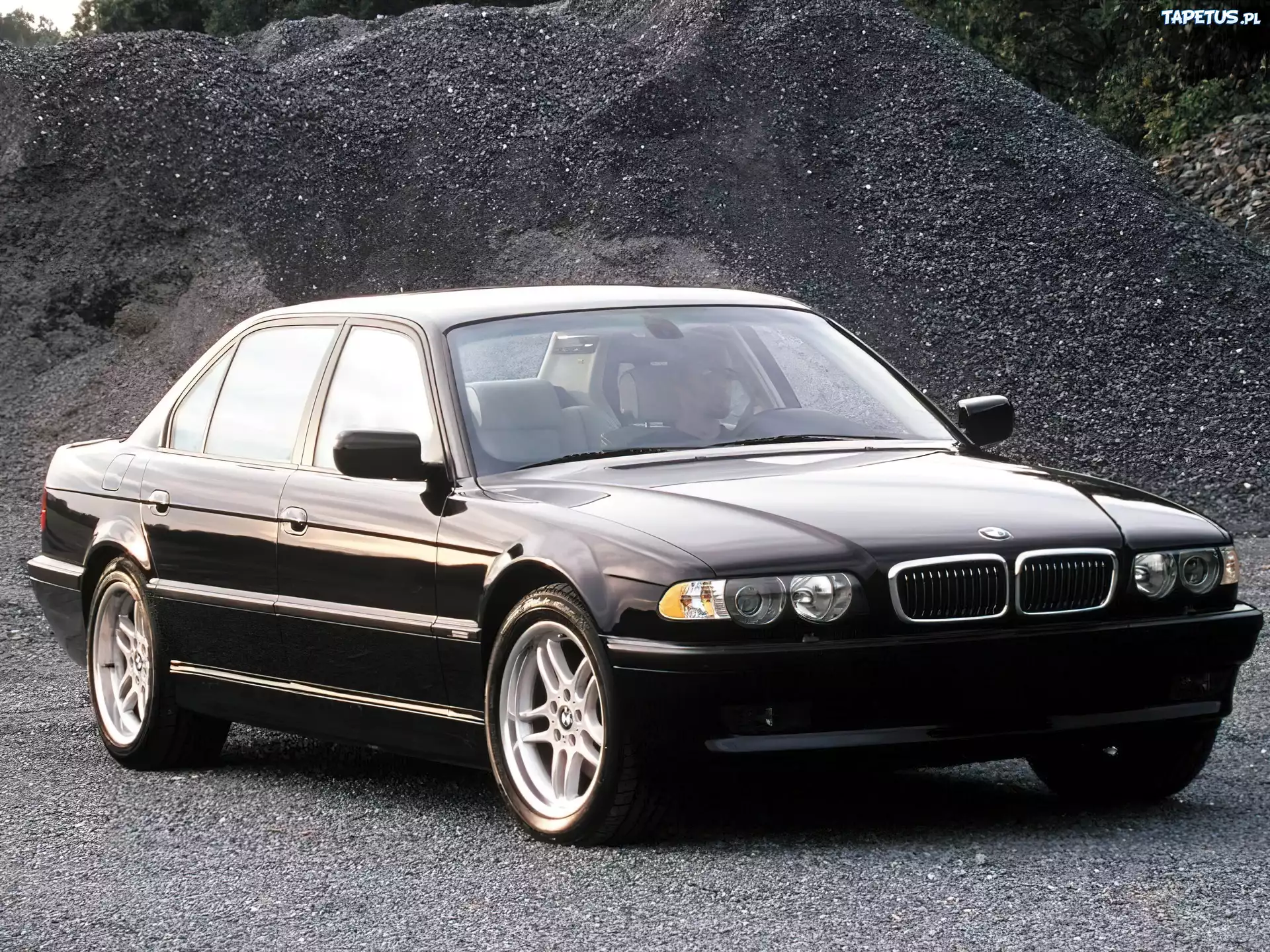 Czarne, BMW E 38