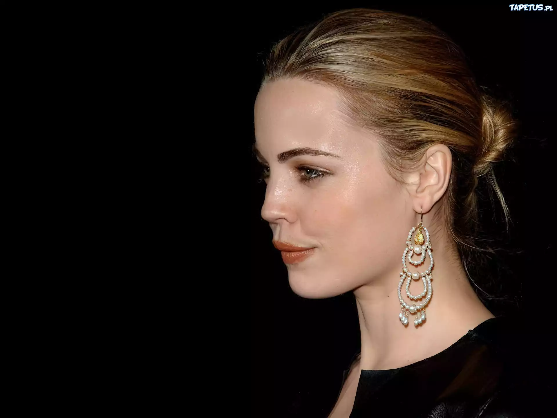 Melissa George, Twarz