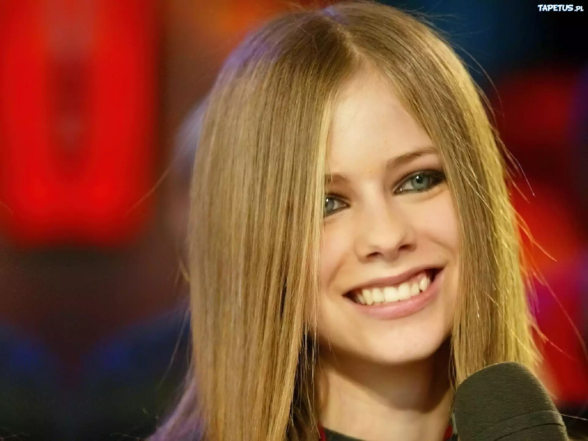 Avril Lavigne, Buzia