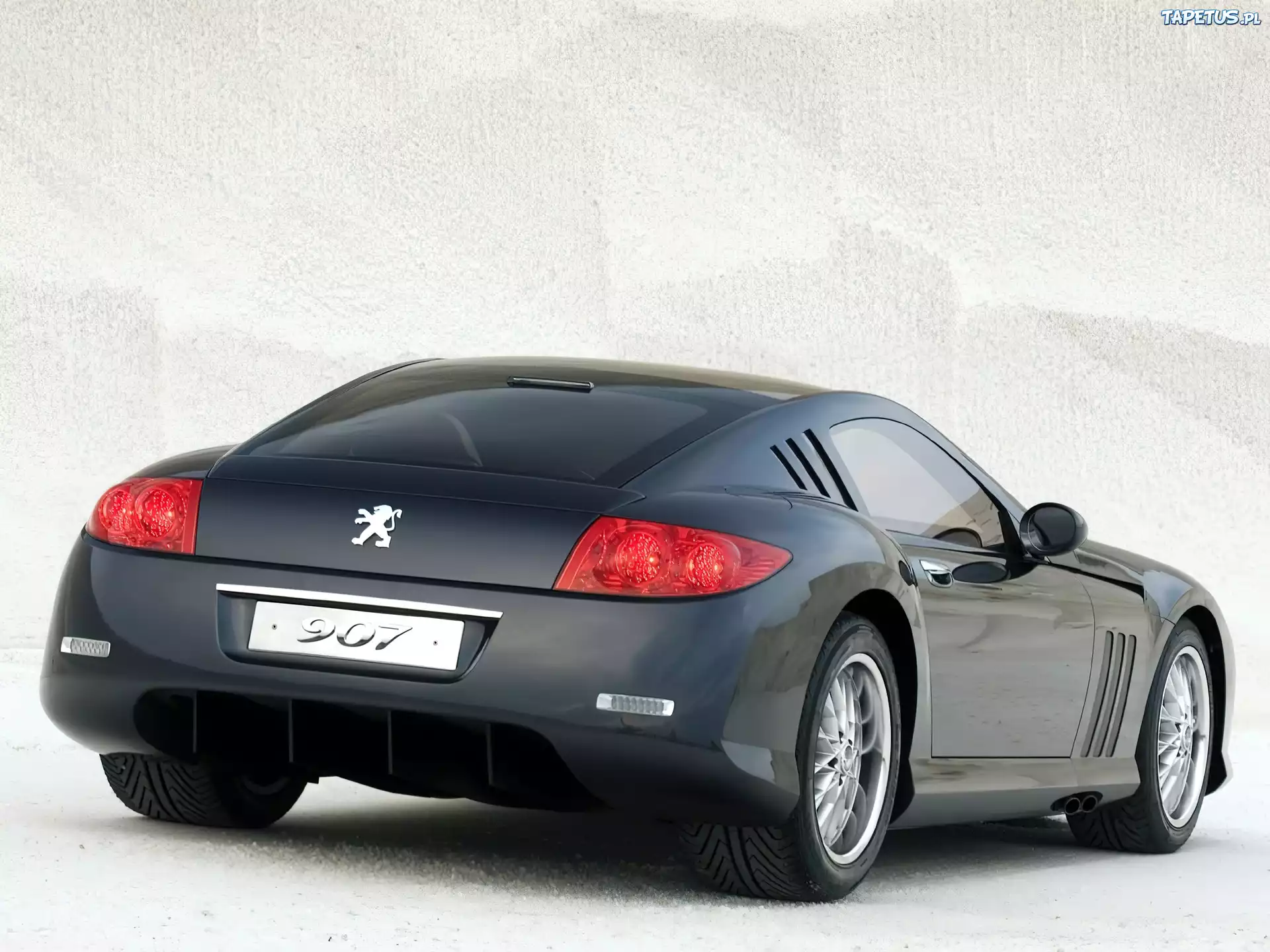 Czarny Peugeot 907