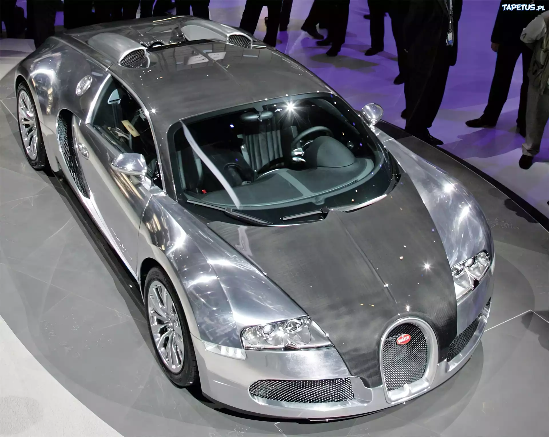 Srebrne, Bugatti Veyron, Wystawa