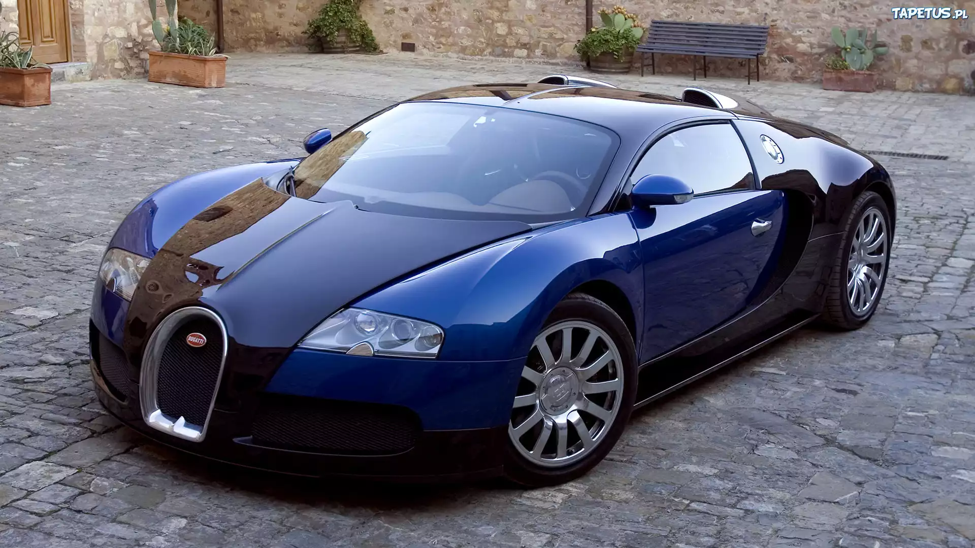 Granatowy, Bugatti Veyron, Zabytkowe, Uliczki