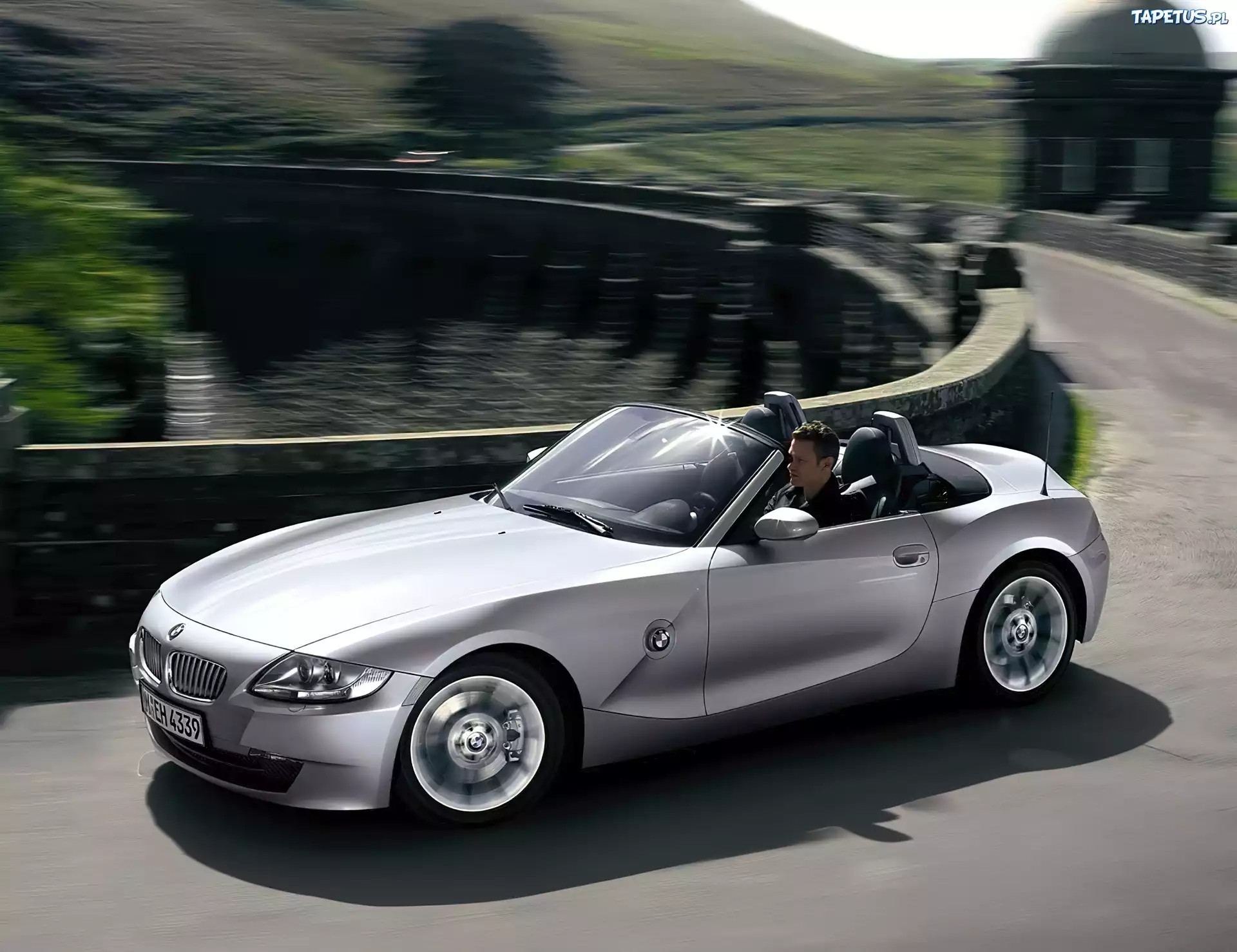 Srebrny, BMW Seria Z4, Zakręt