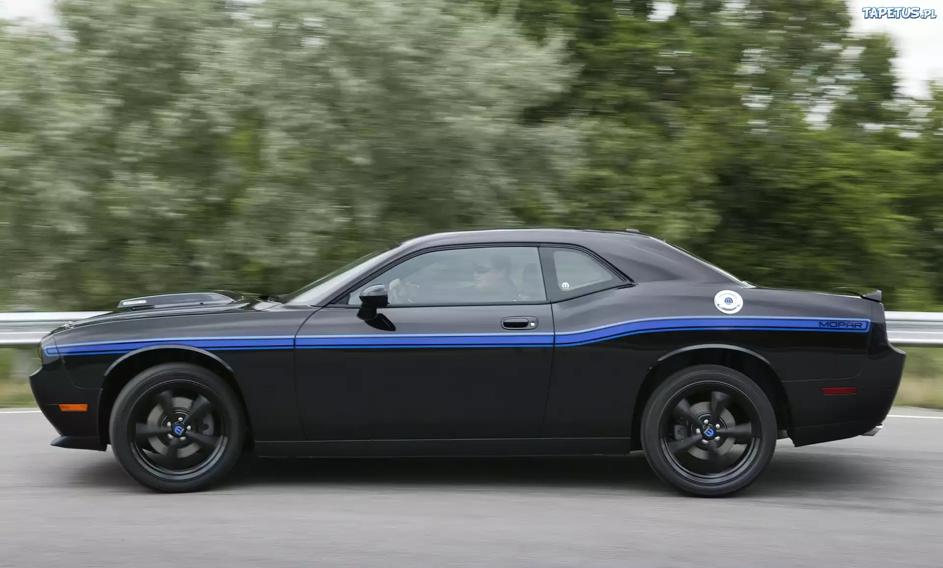 Czarny, Dodge Challenger