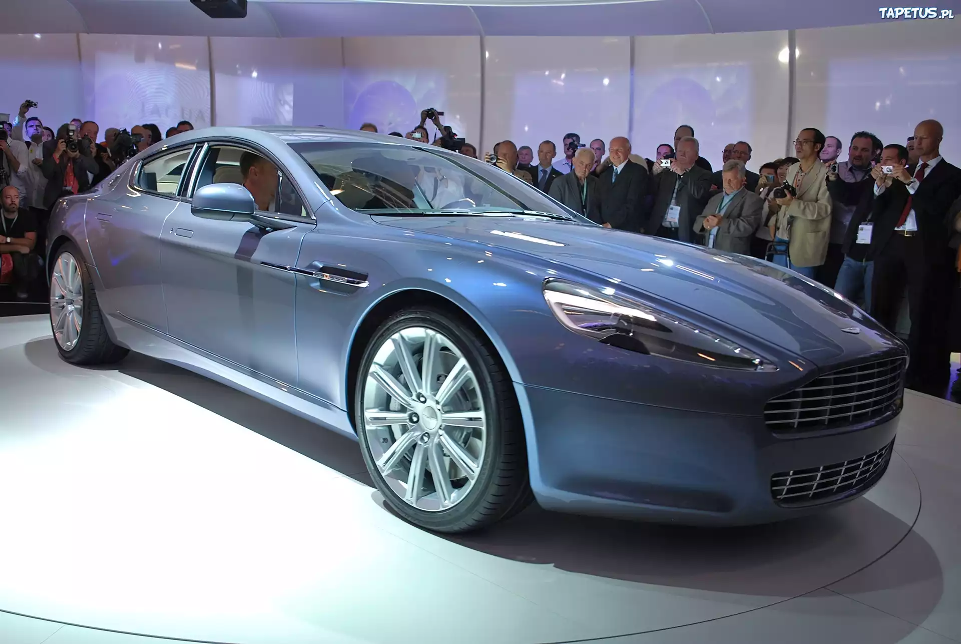 Aston Martin Rapide, Prezentacja