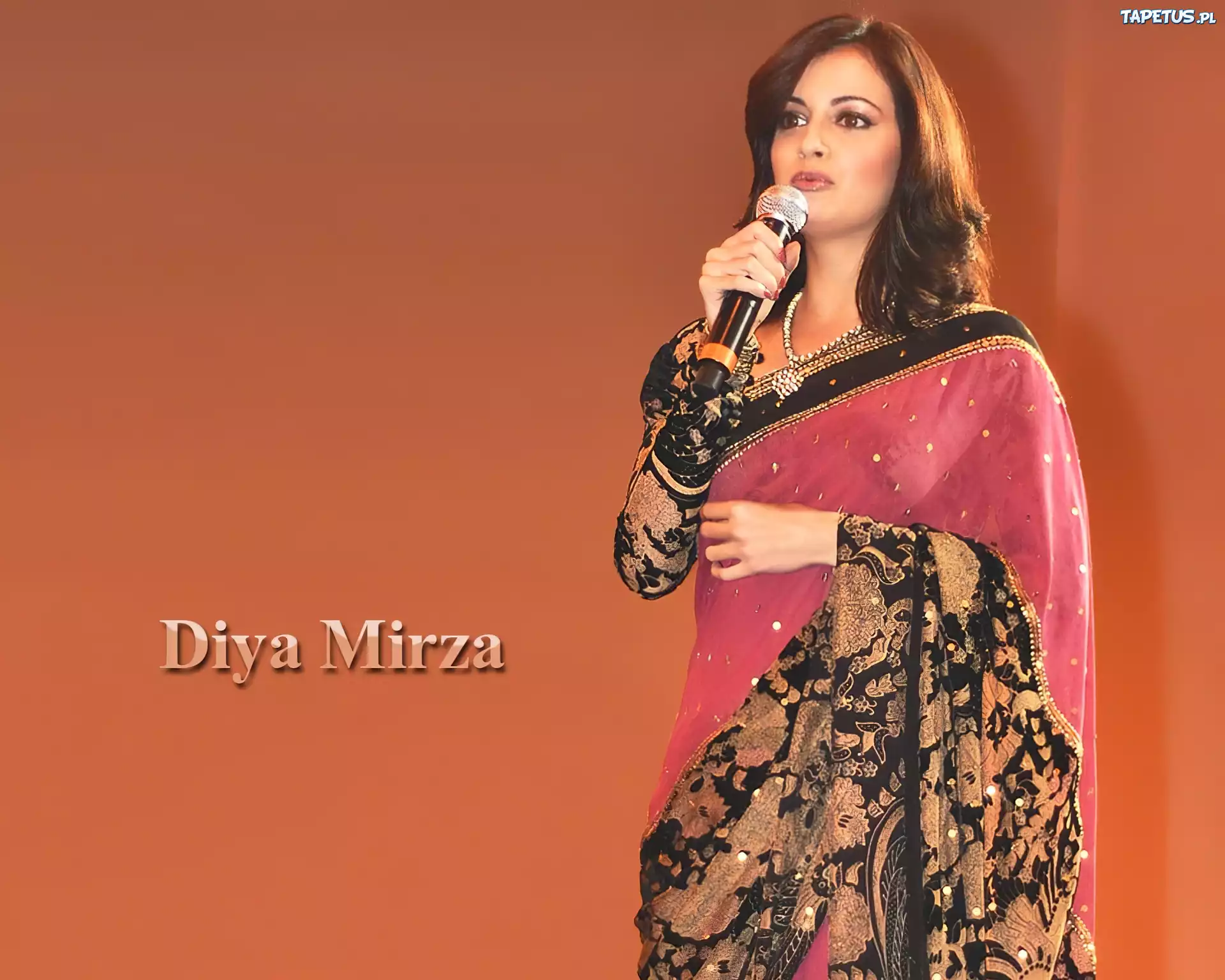 Hinduska, Diya Mirza