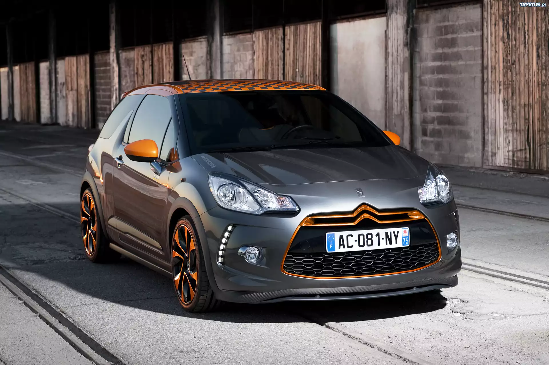 Citroen DS3, Szachownica, Na, Dachu