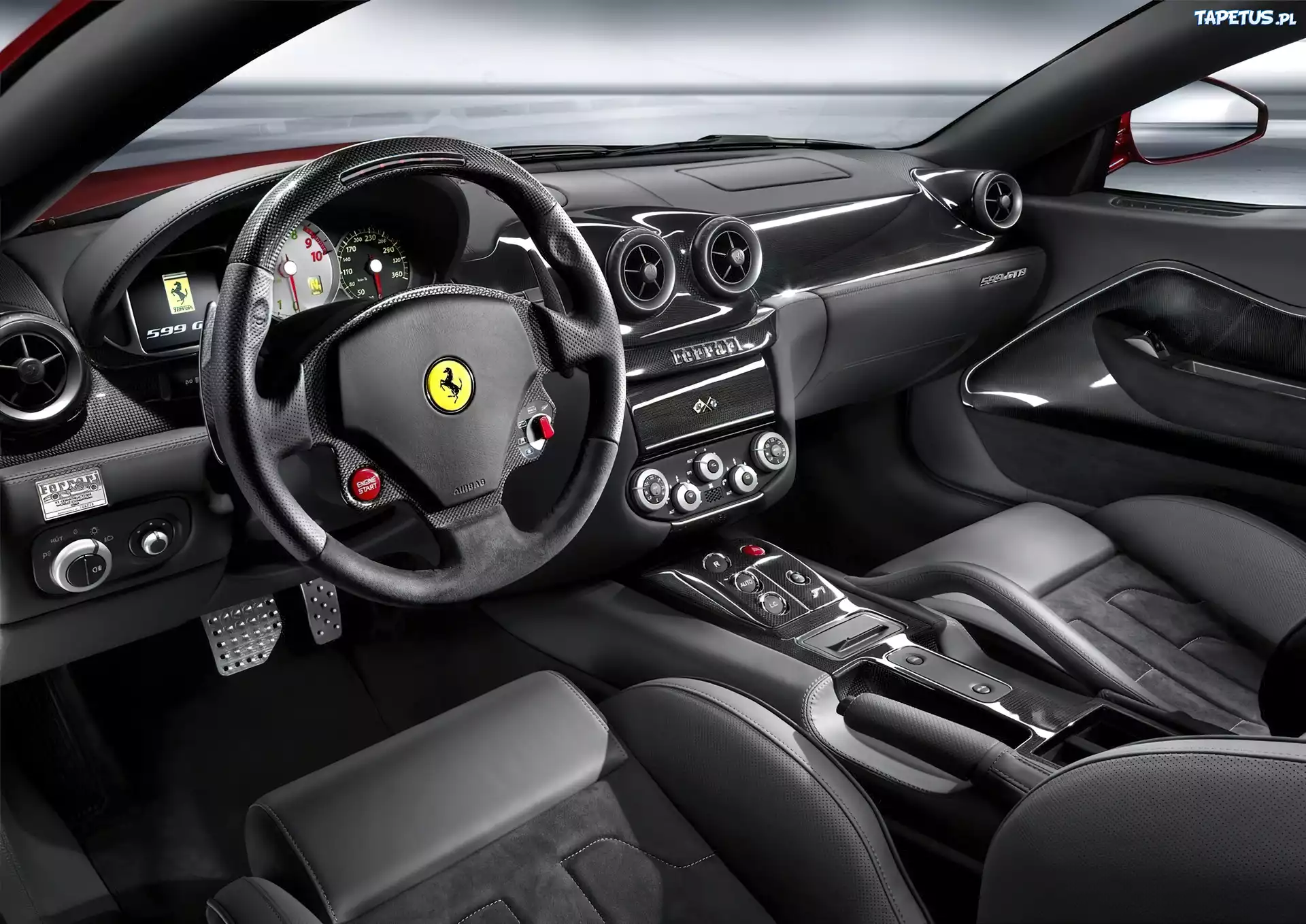 Ferrari 599, Ciemne, Wnętrze
