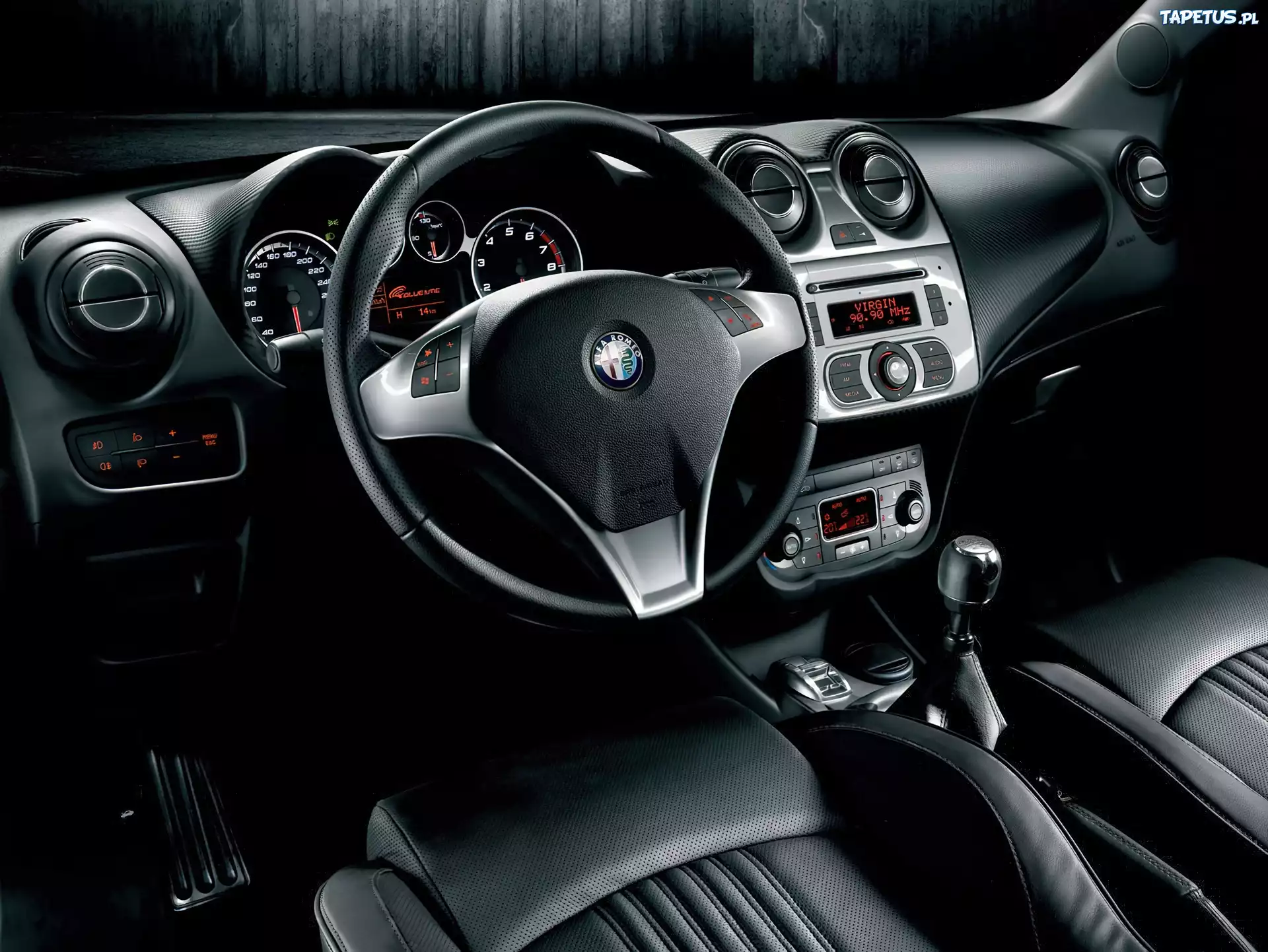 Alfa Romeo MiTo, Kierownica, Zegary, Konsola
