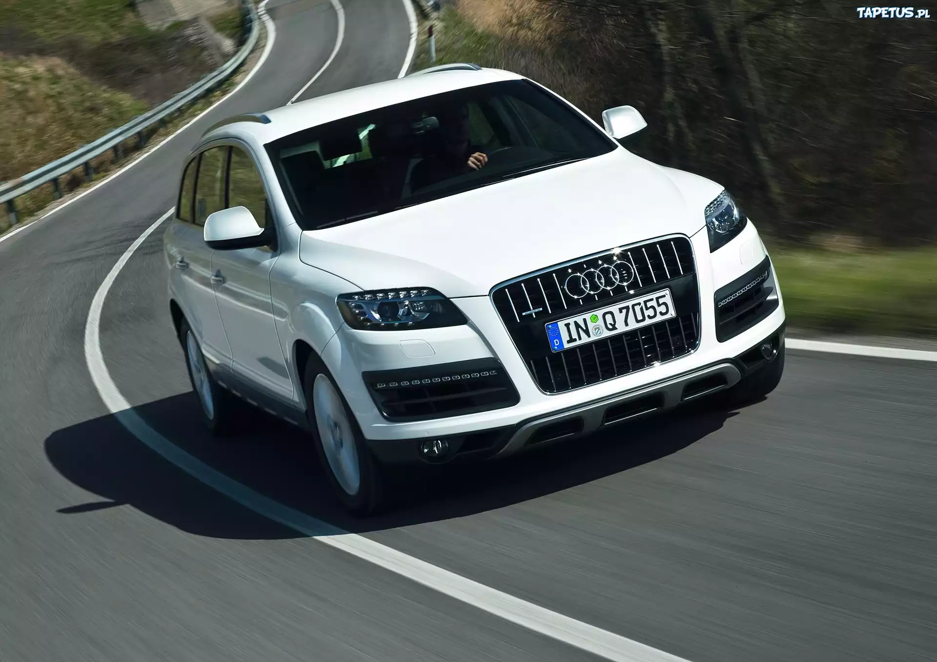 Audi Q7, Zakręty