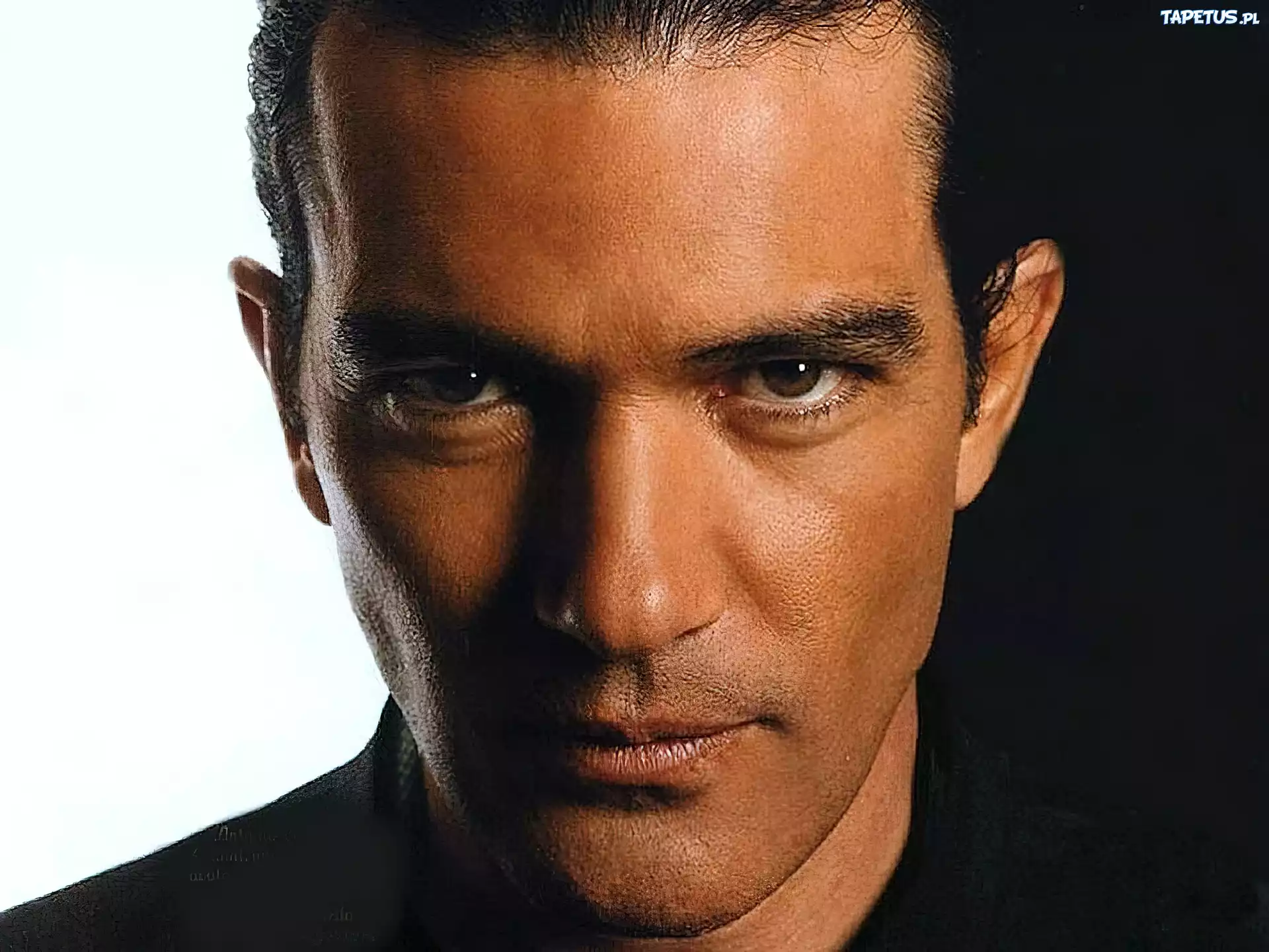 Antonio Banderas, Twarz