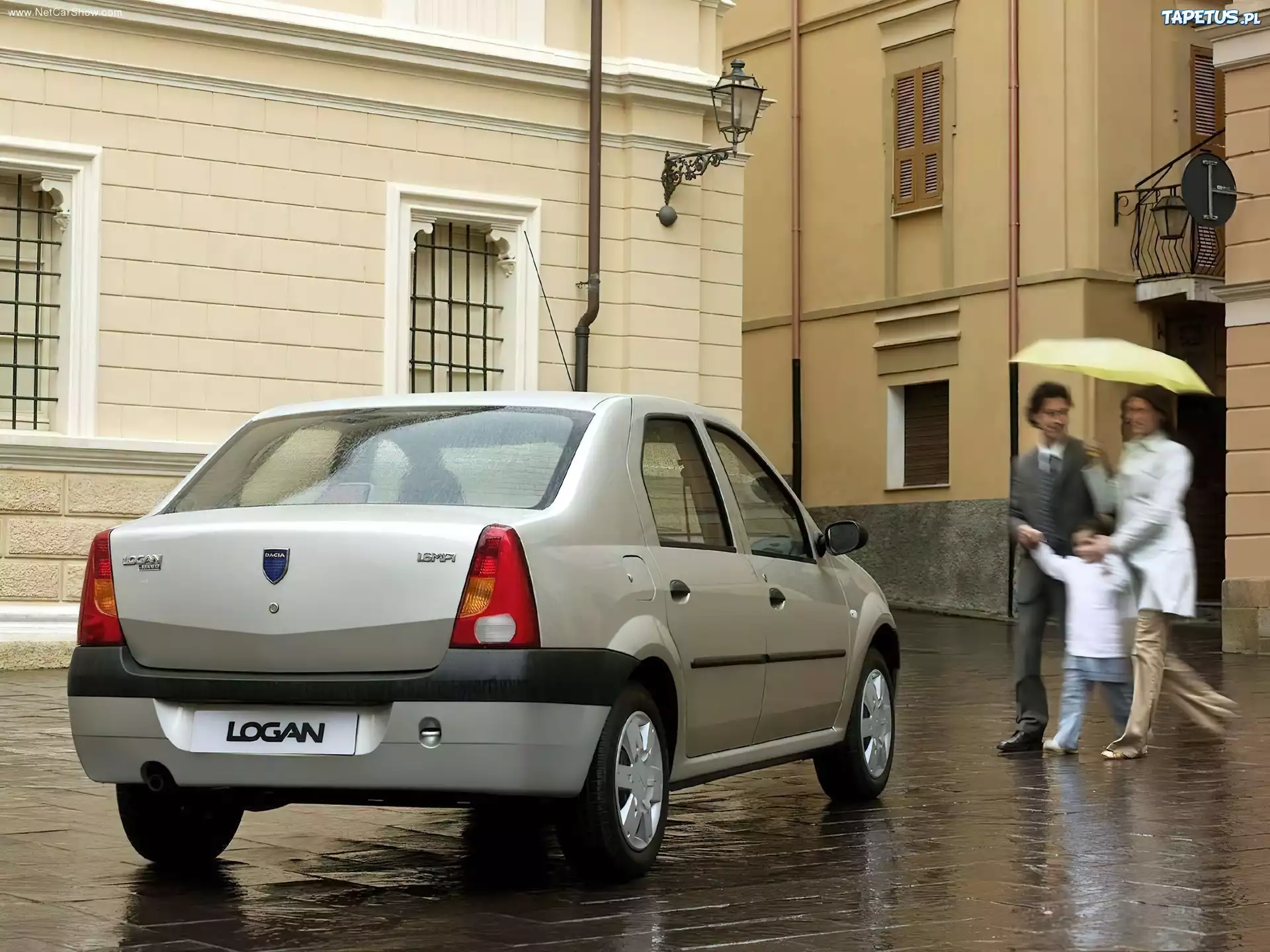 Tył, Dacia Logan, Deszcz