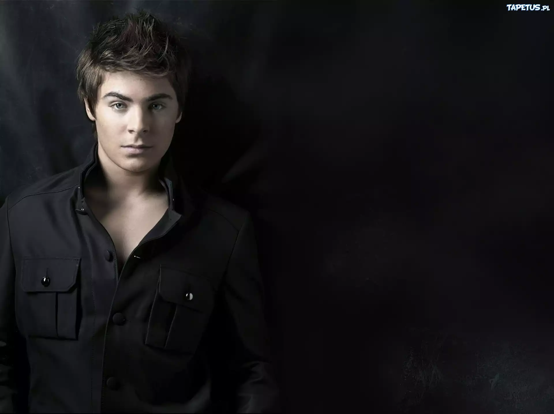 Zac Efron, Czarna, Koszula