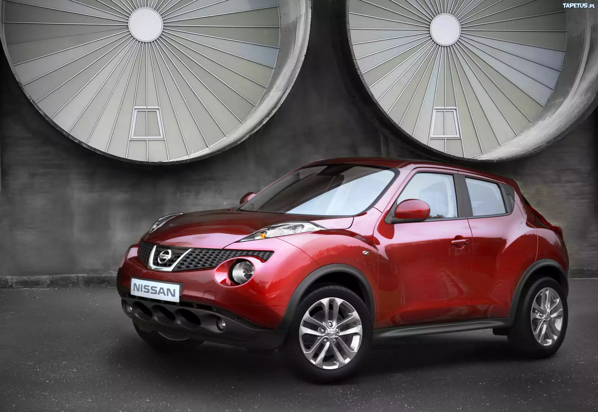 Nissan Juke, Okrągłe, Reflektory