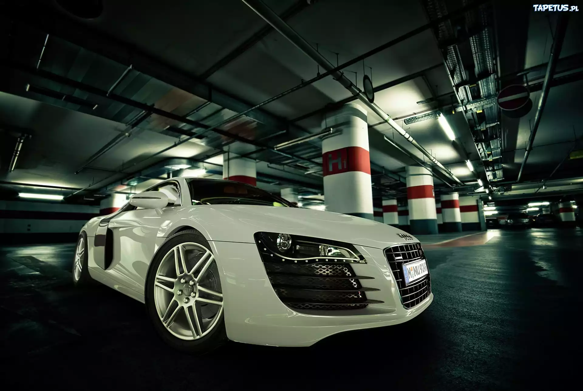 Audi R8, Podziemny, Garaż