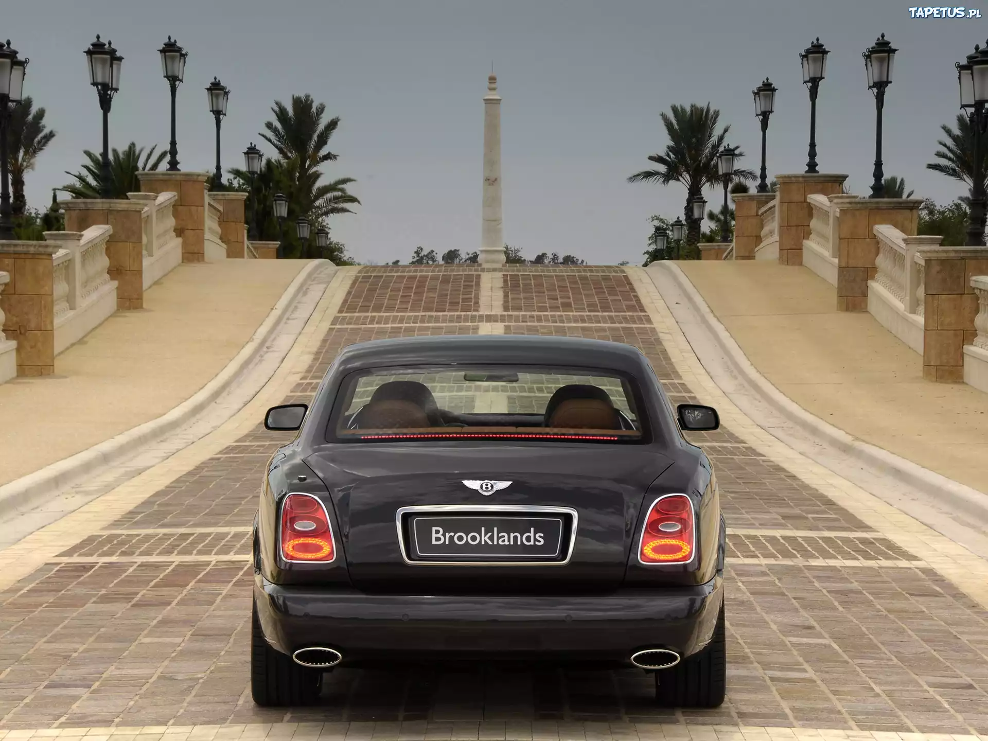 Bentley Brooklands, Most