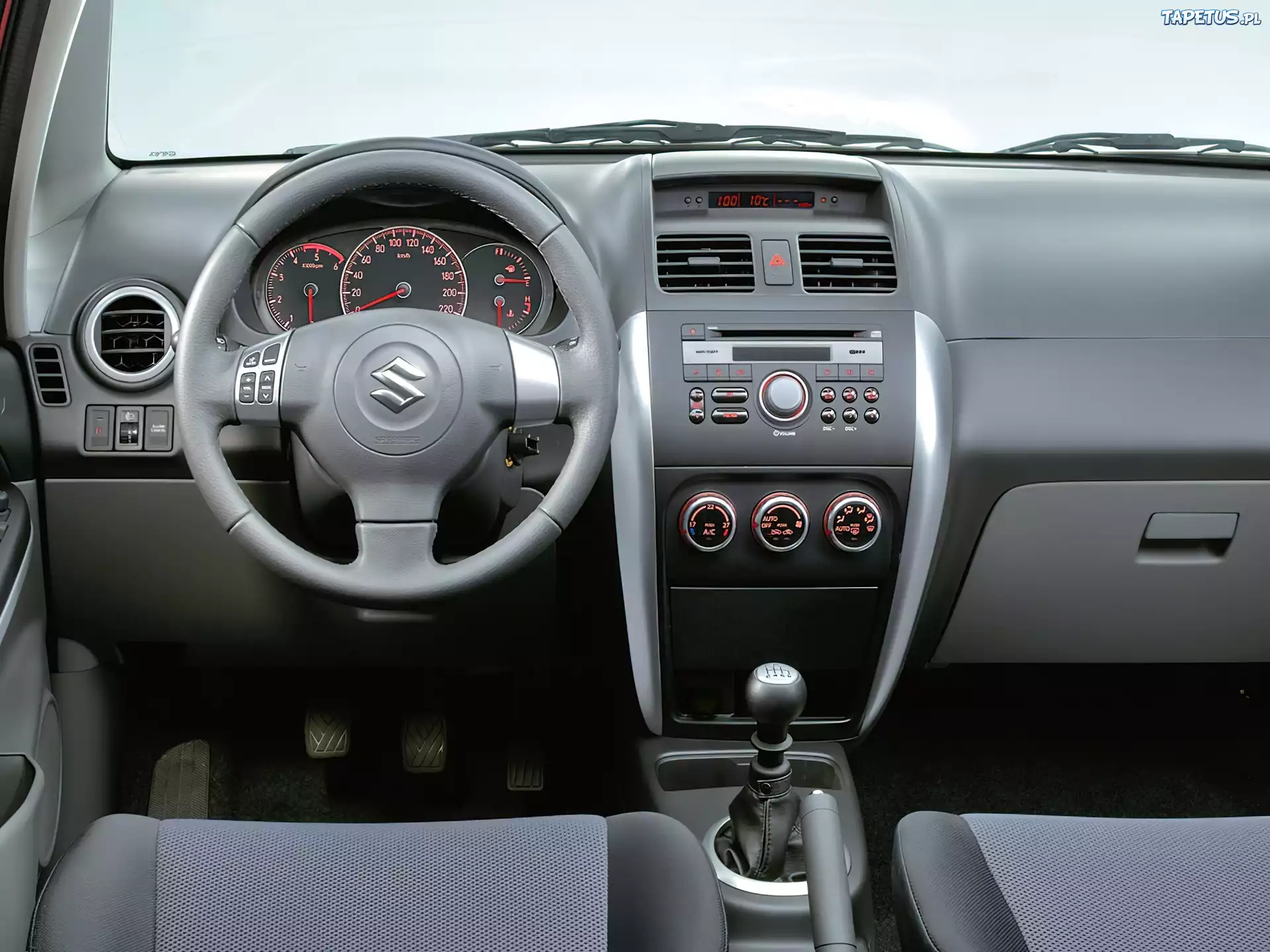 Suzuki SX4, Jasne, Wnętrze