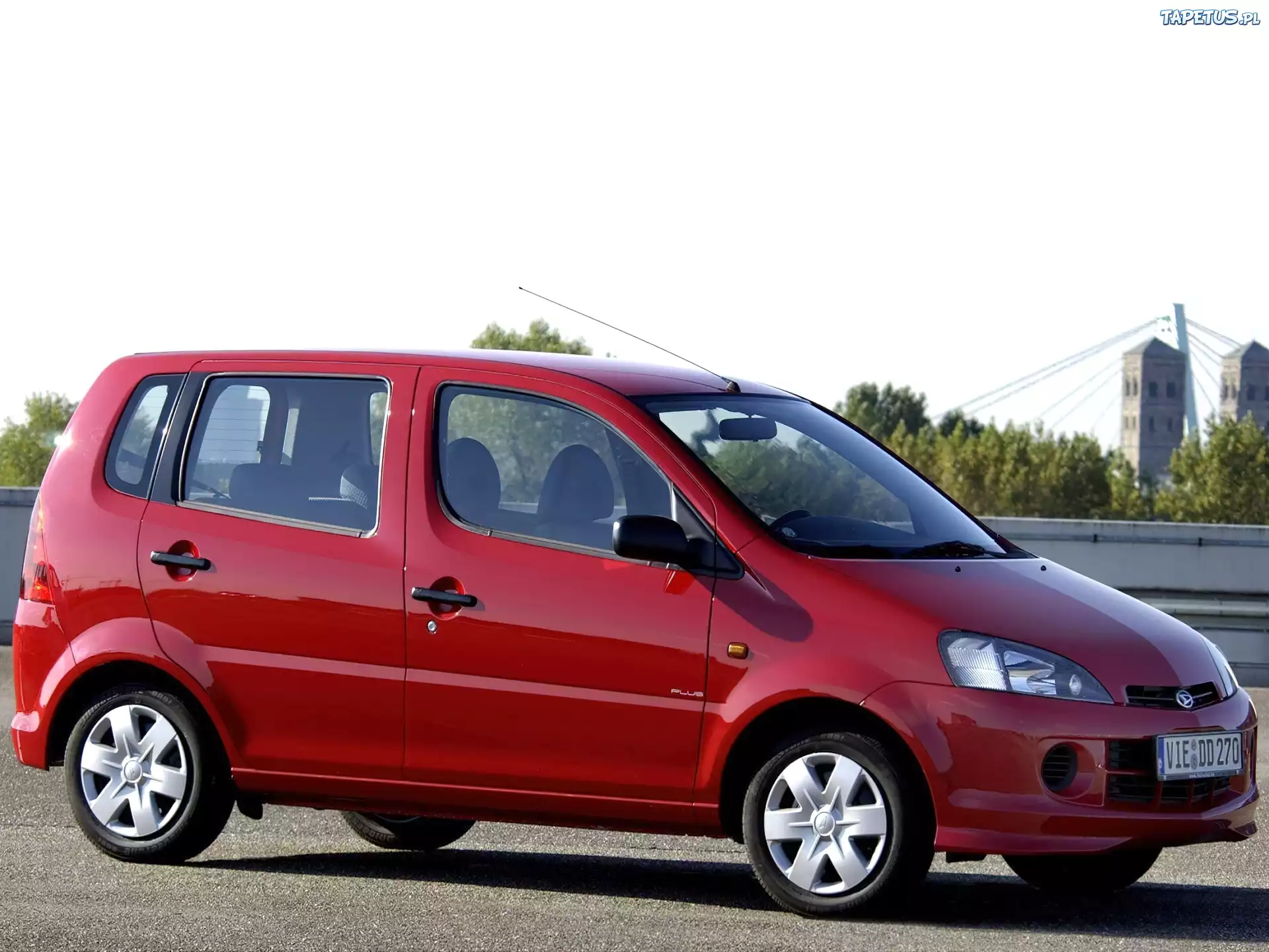 Czerwone, Daihatsu YRV, Van