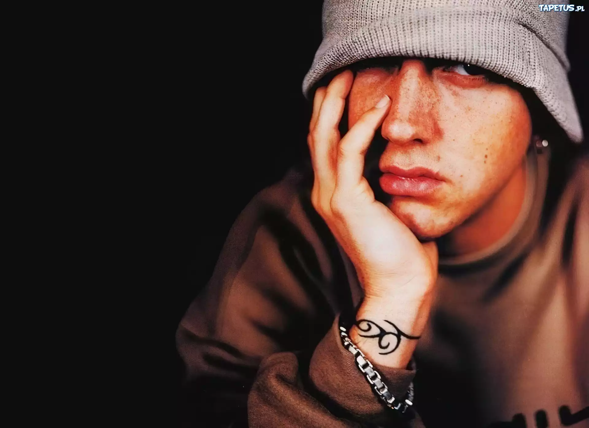 Eminem, Piegi, Czapka