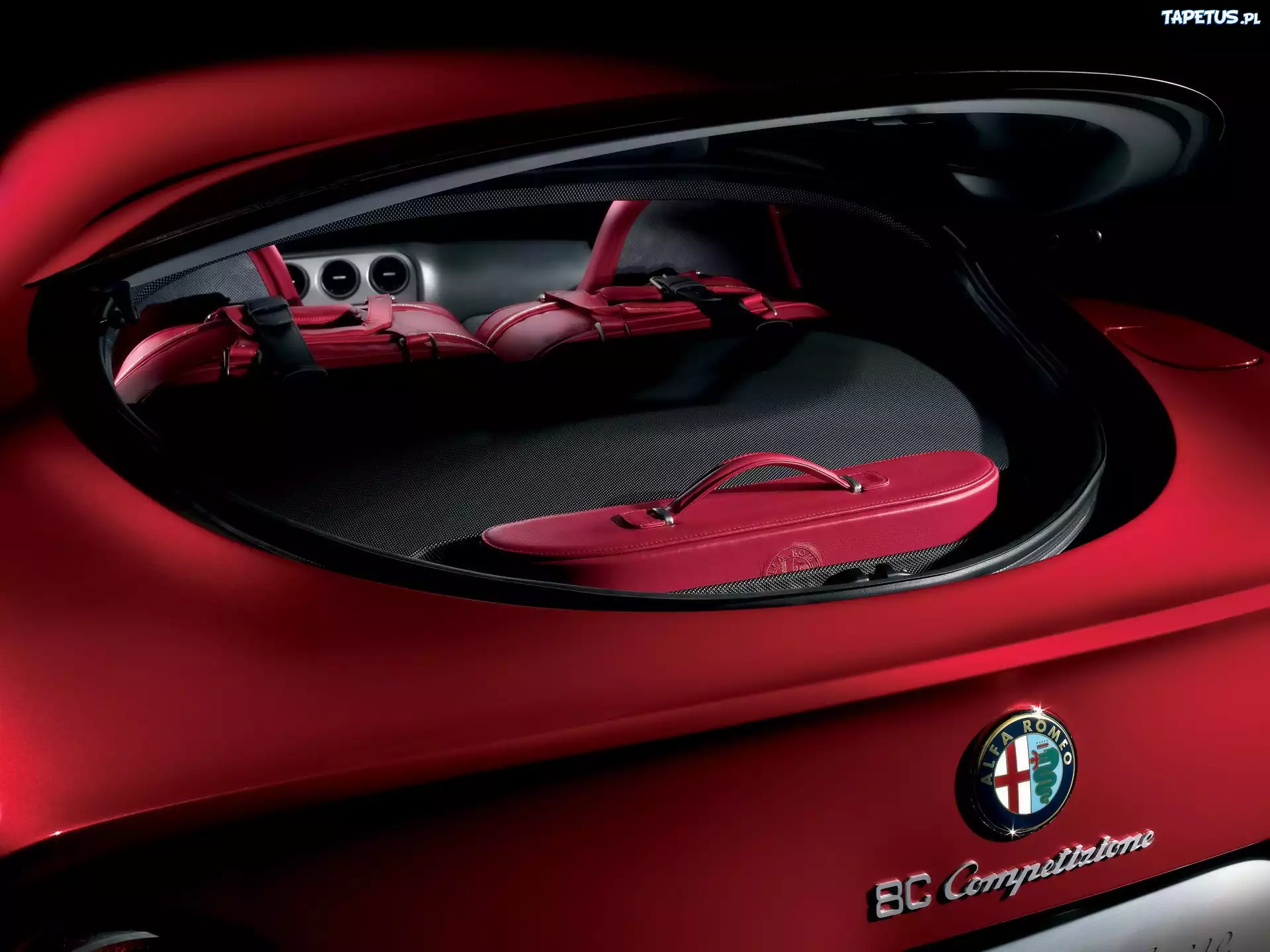 Alfa Romeo 8C, Competizione, Bagażnik