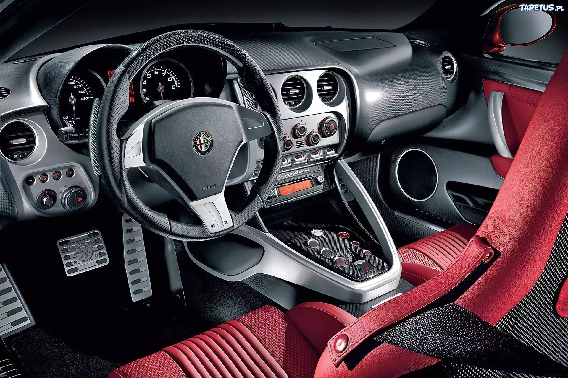 Alfa Romeo 8C Competizione, Wnętrze