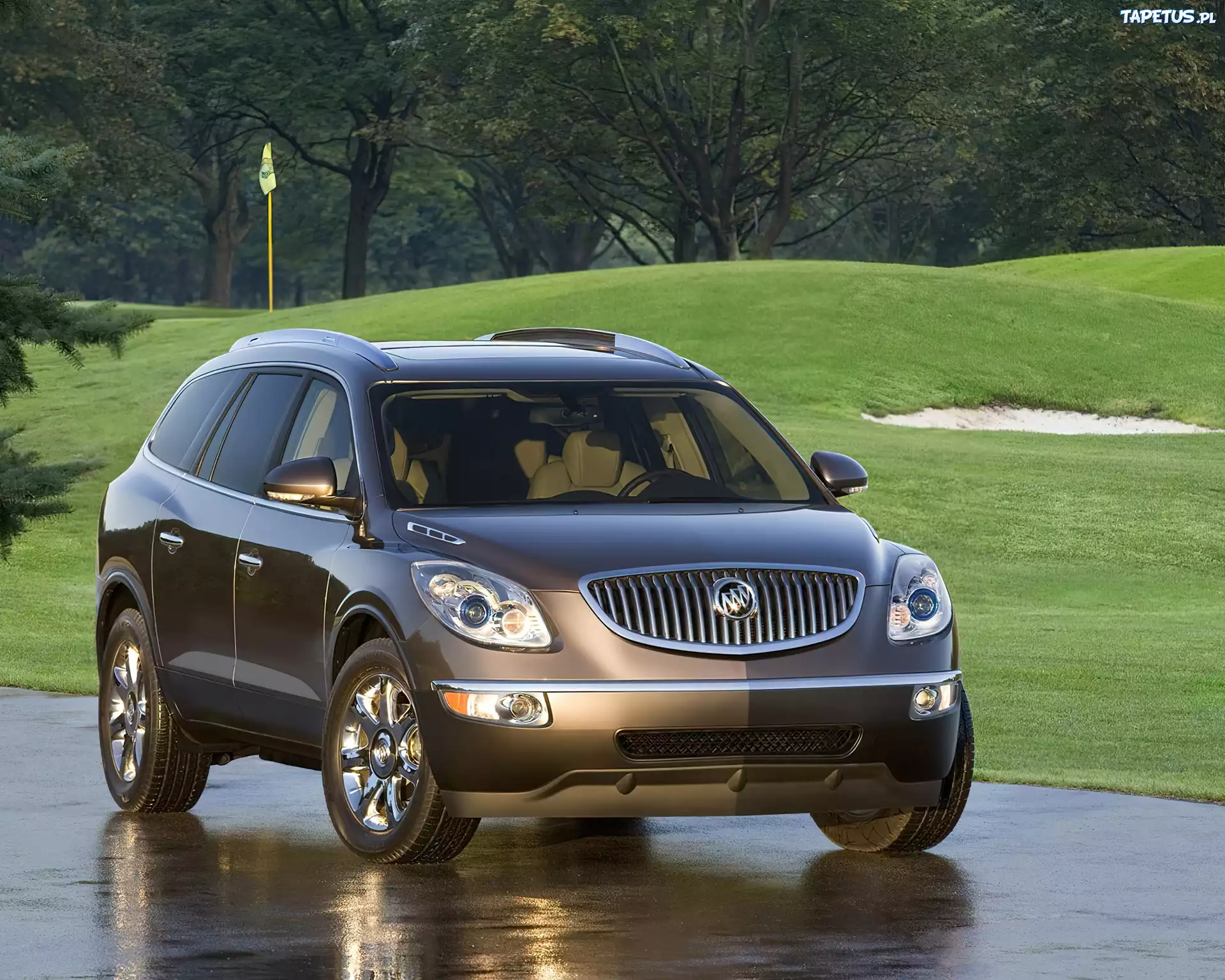 Buick Enclave, Zderzak, Atrapa