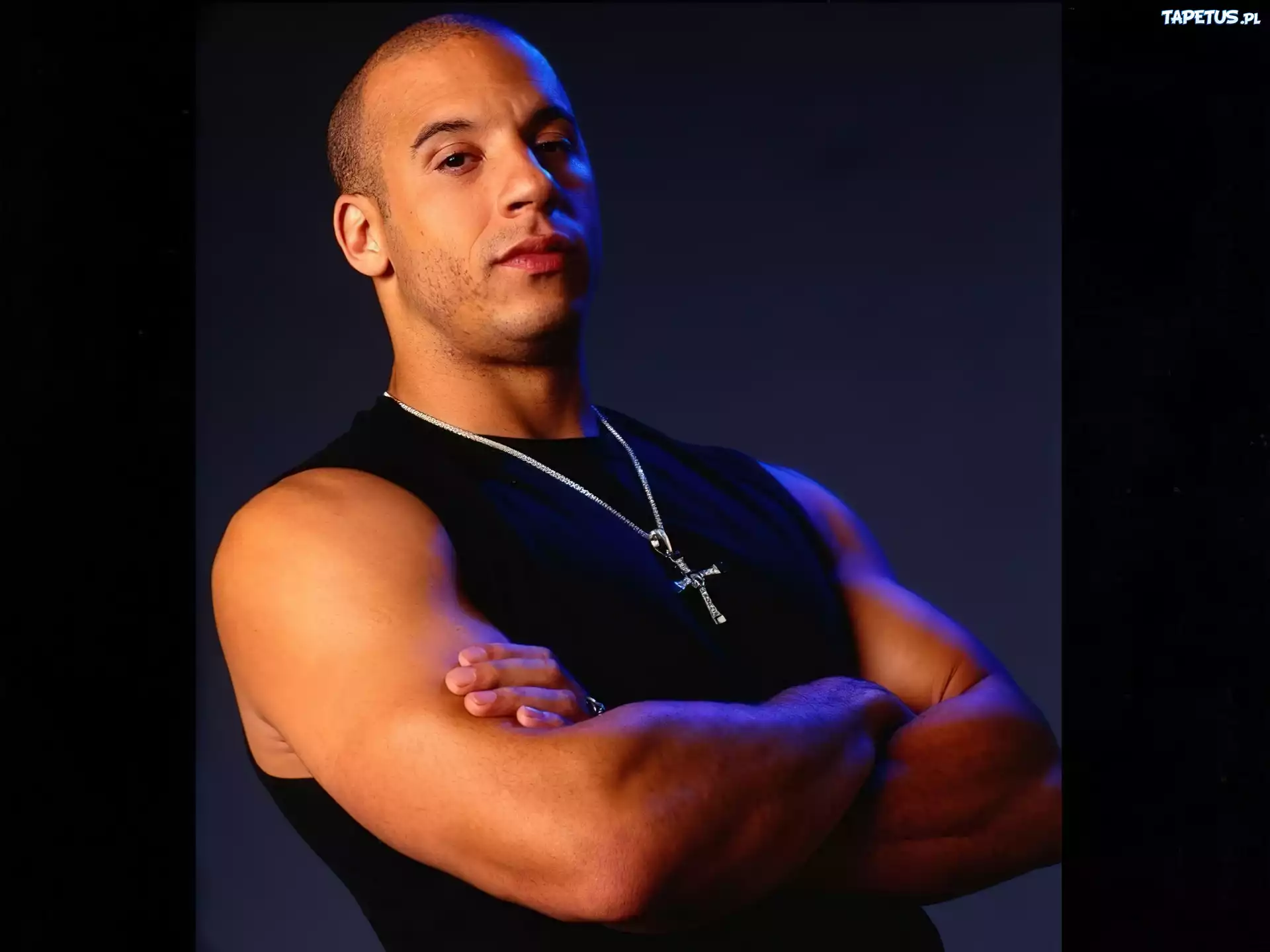 Vin Diesel,łańcuszek, krzyżyk