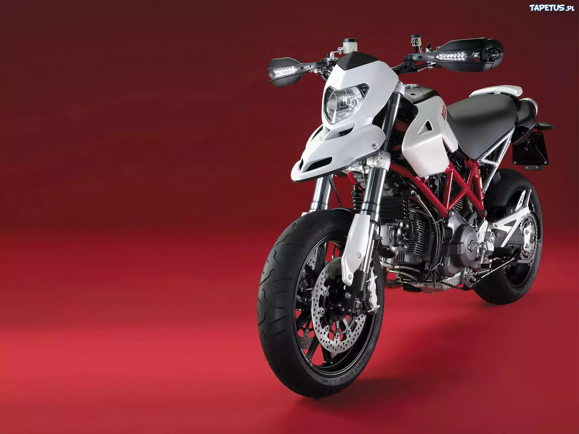 Białe, Ducati Hypermotard 1100