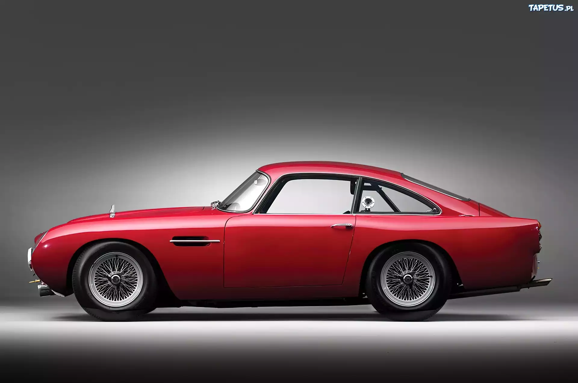 Czerwony, Aston Martin DB4