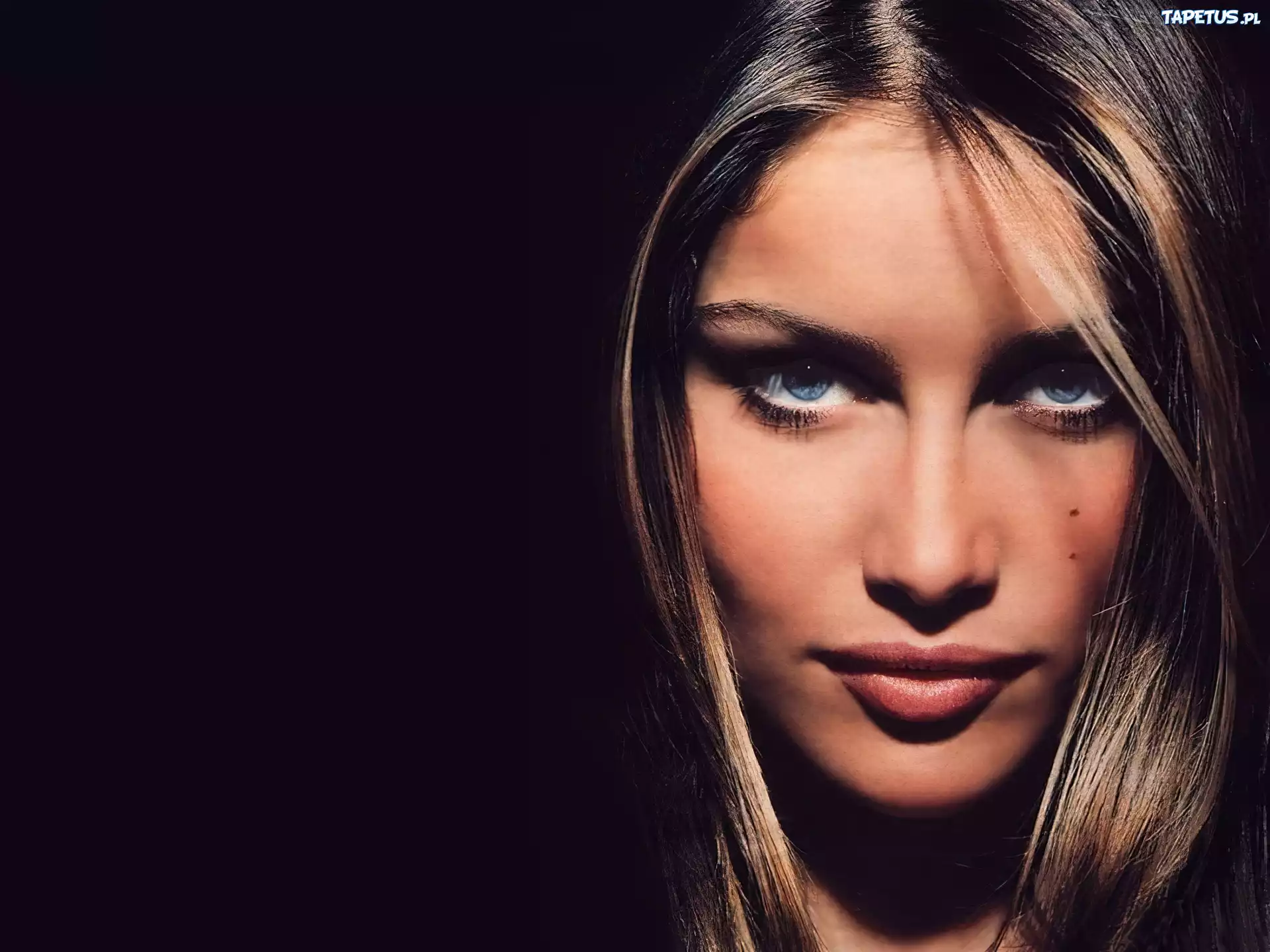 Laetitia Casta, Niebieskie Oczy