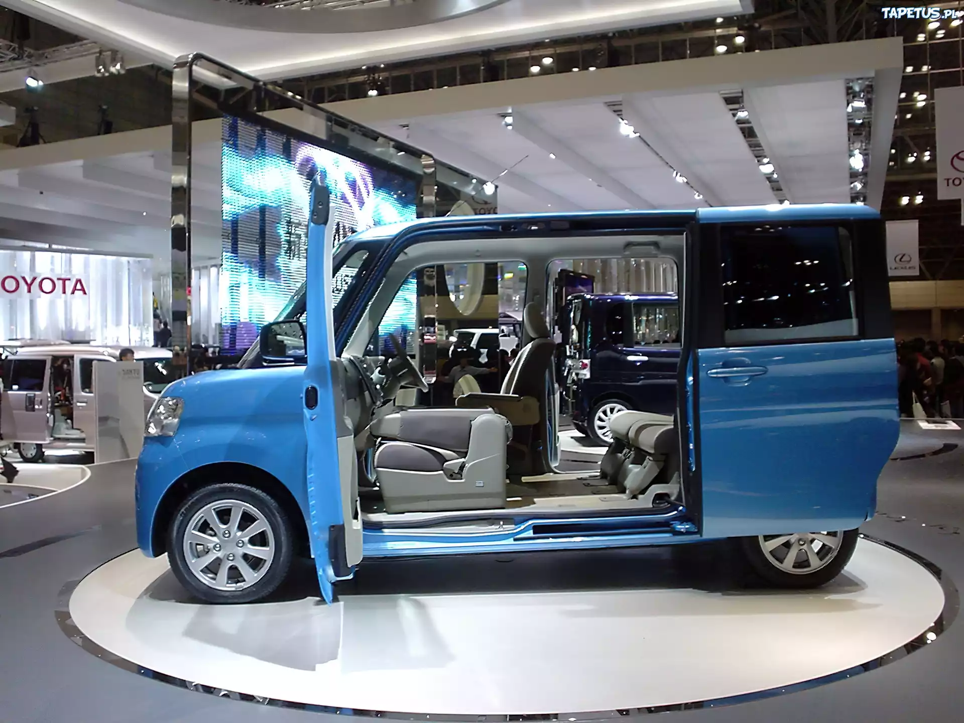 Daihatsu Tanto, Przestrzeń, Pasażerska