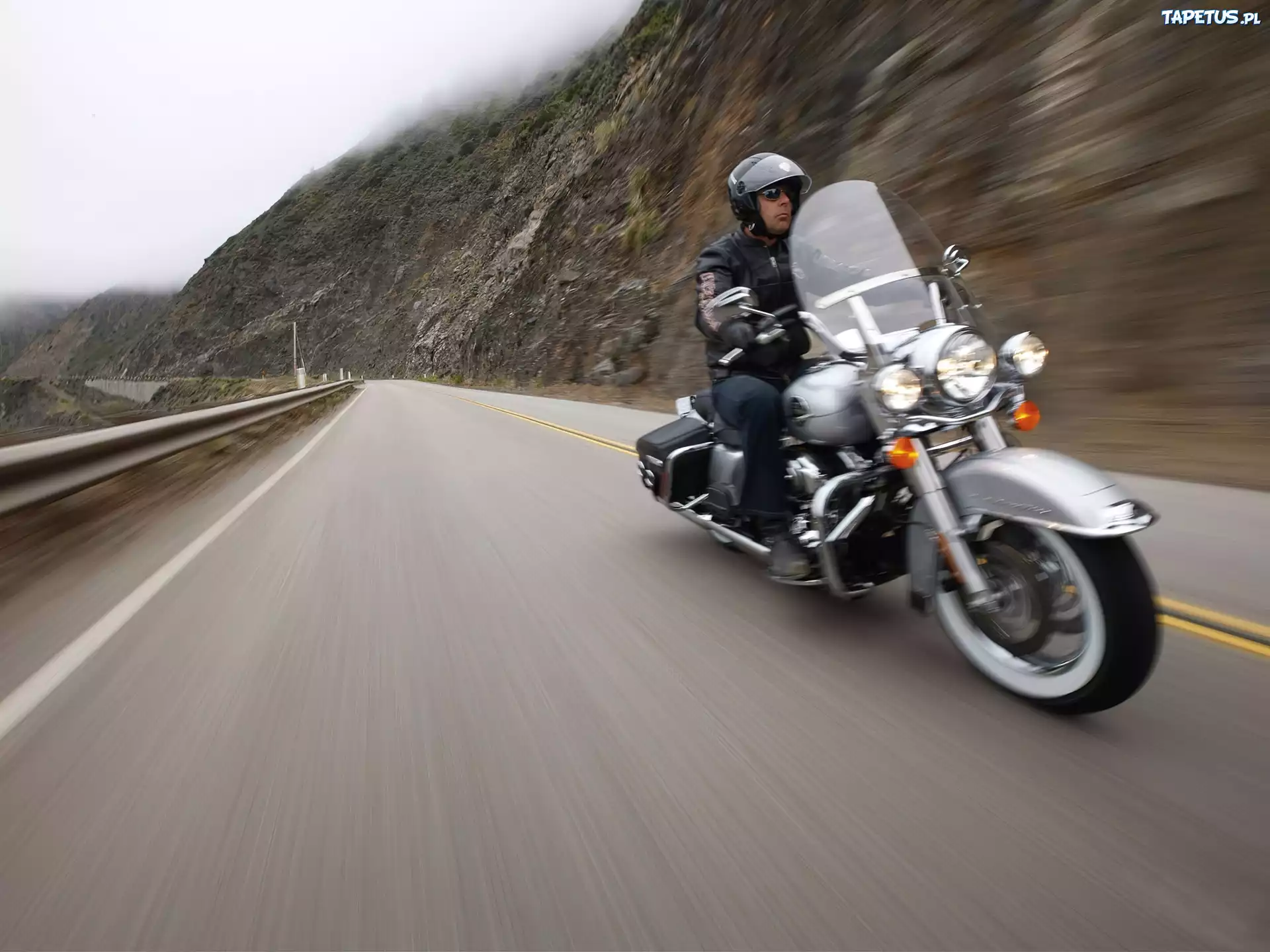 Harley-Davidson Road King, Droga
