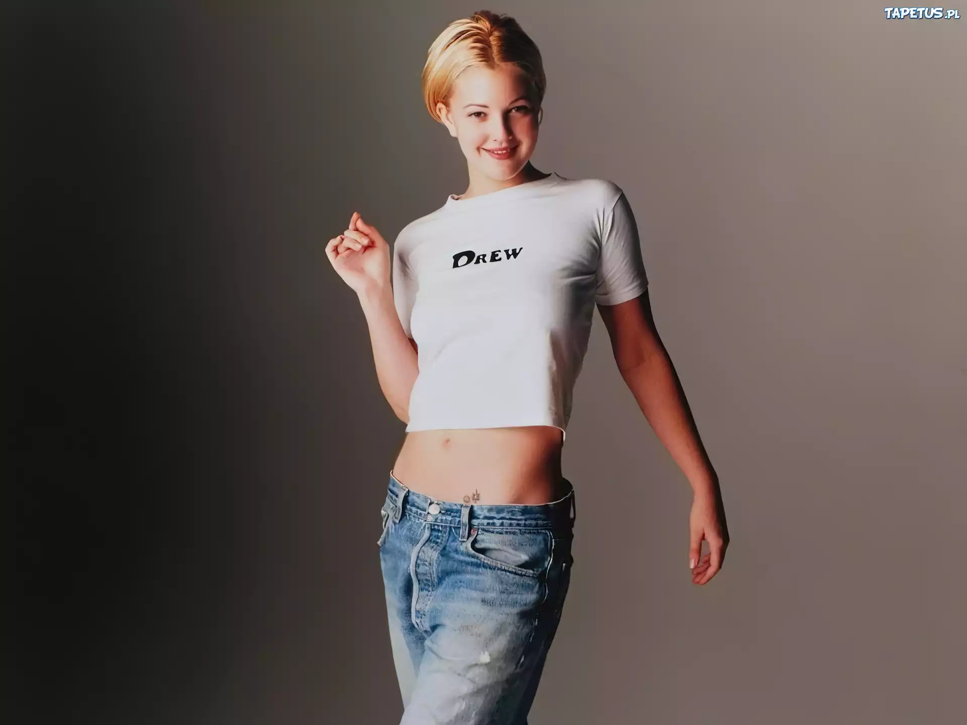 Drew Barrymore, biały T-shirt