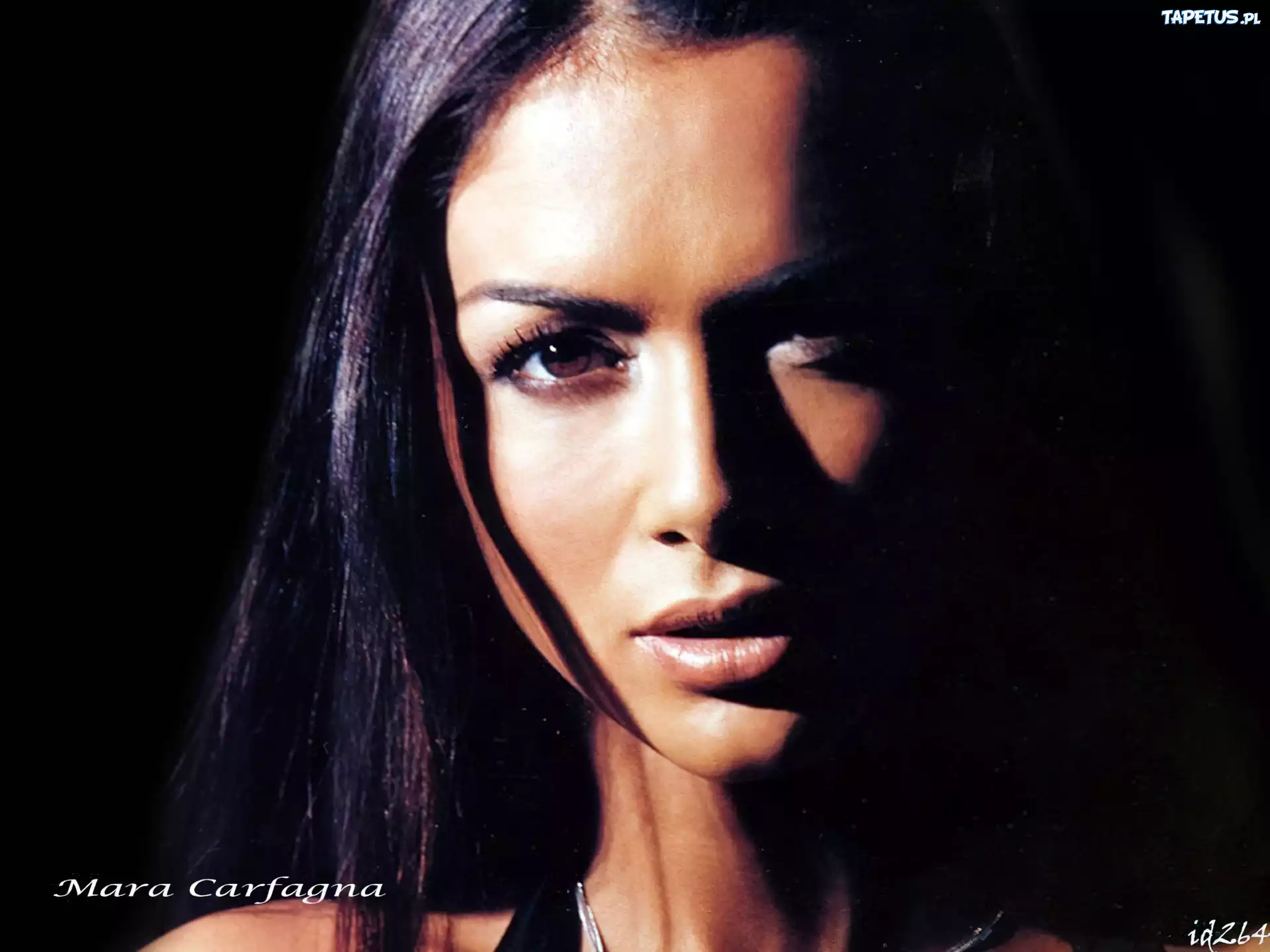 Mara Carfagna, Twarz, Cień