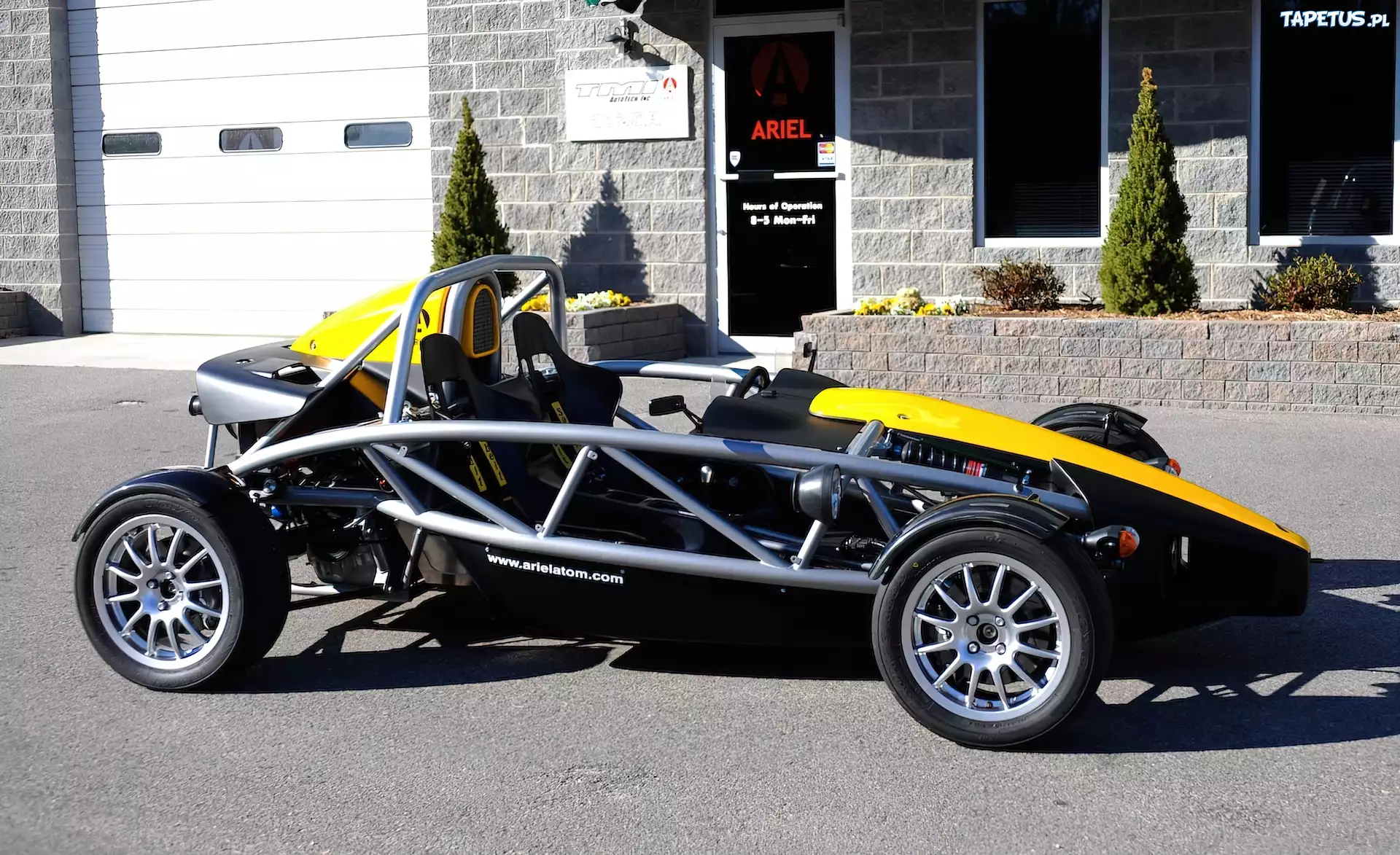 Ariel Atom, Siedziba, Firmy