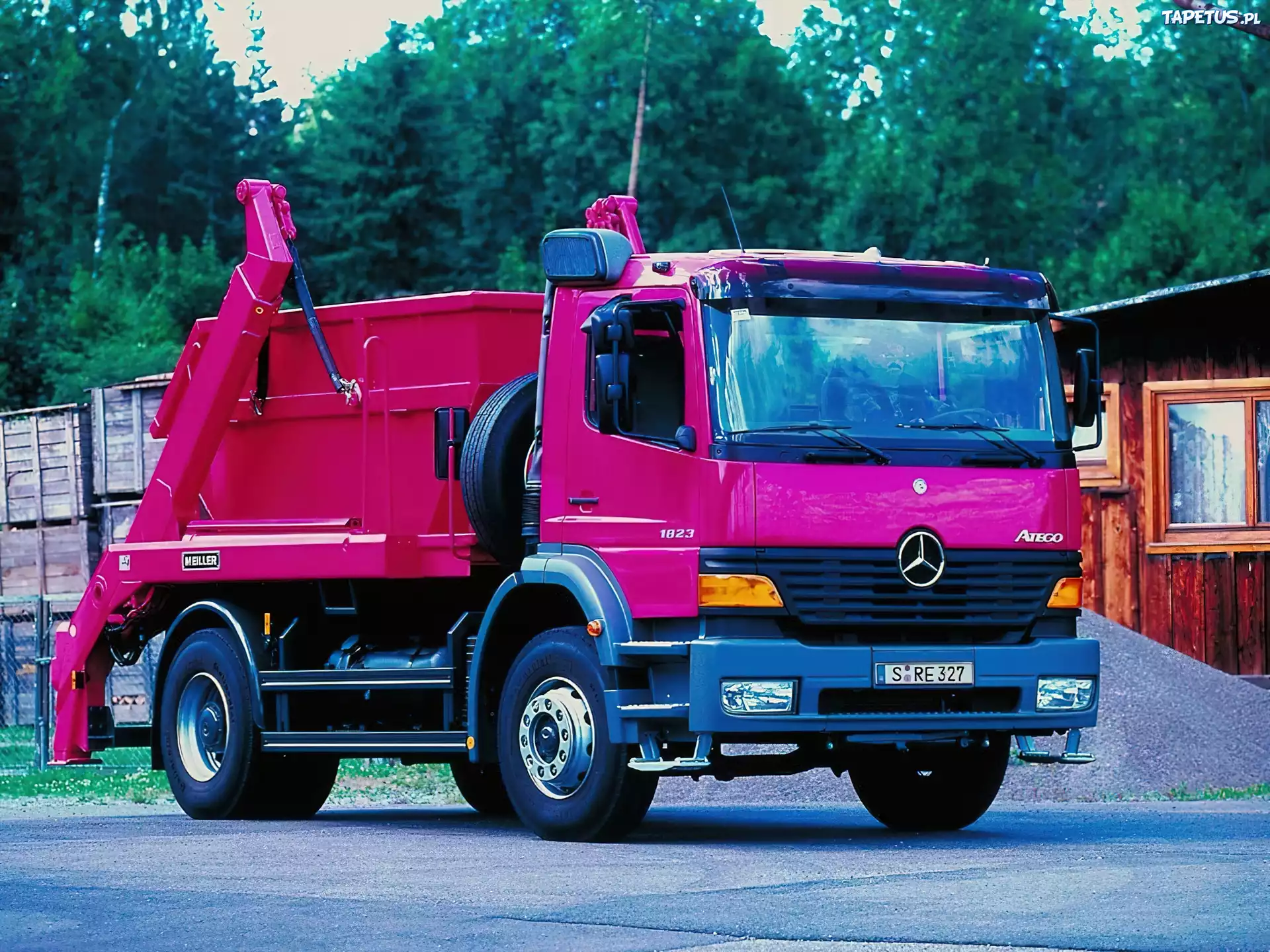 Różowe Śmieciarka Mercedes