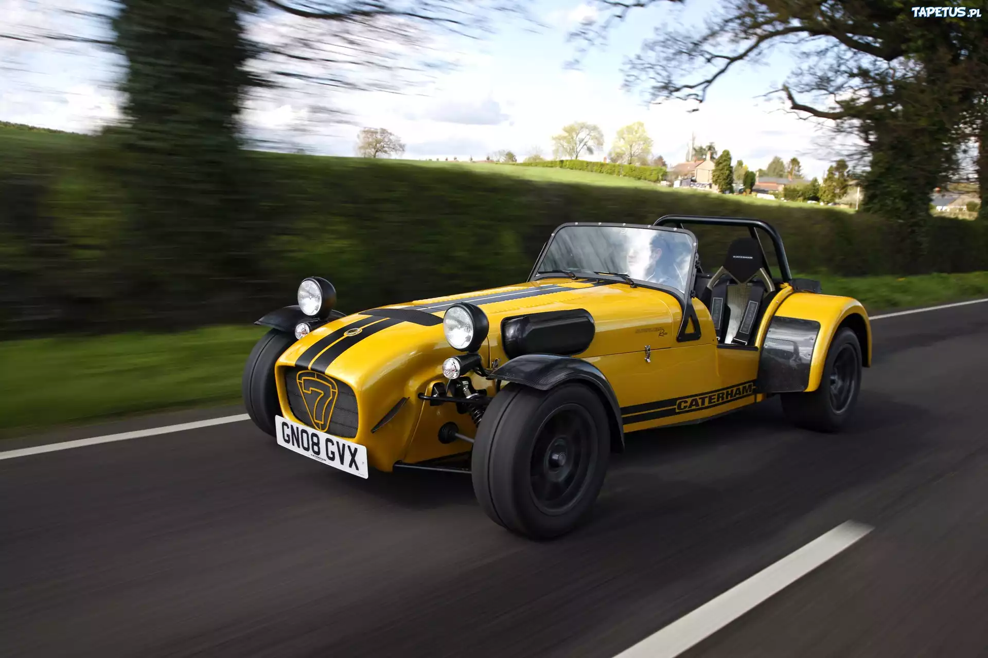 Żółty, Caterham Seria R, Droga
