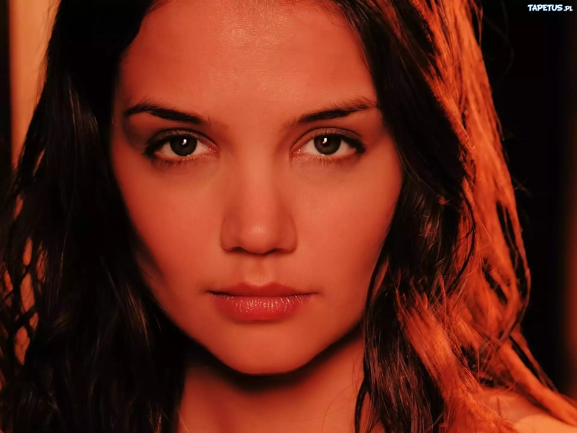 buzia, Katie Holmes