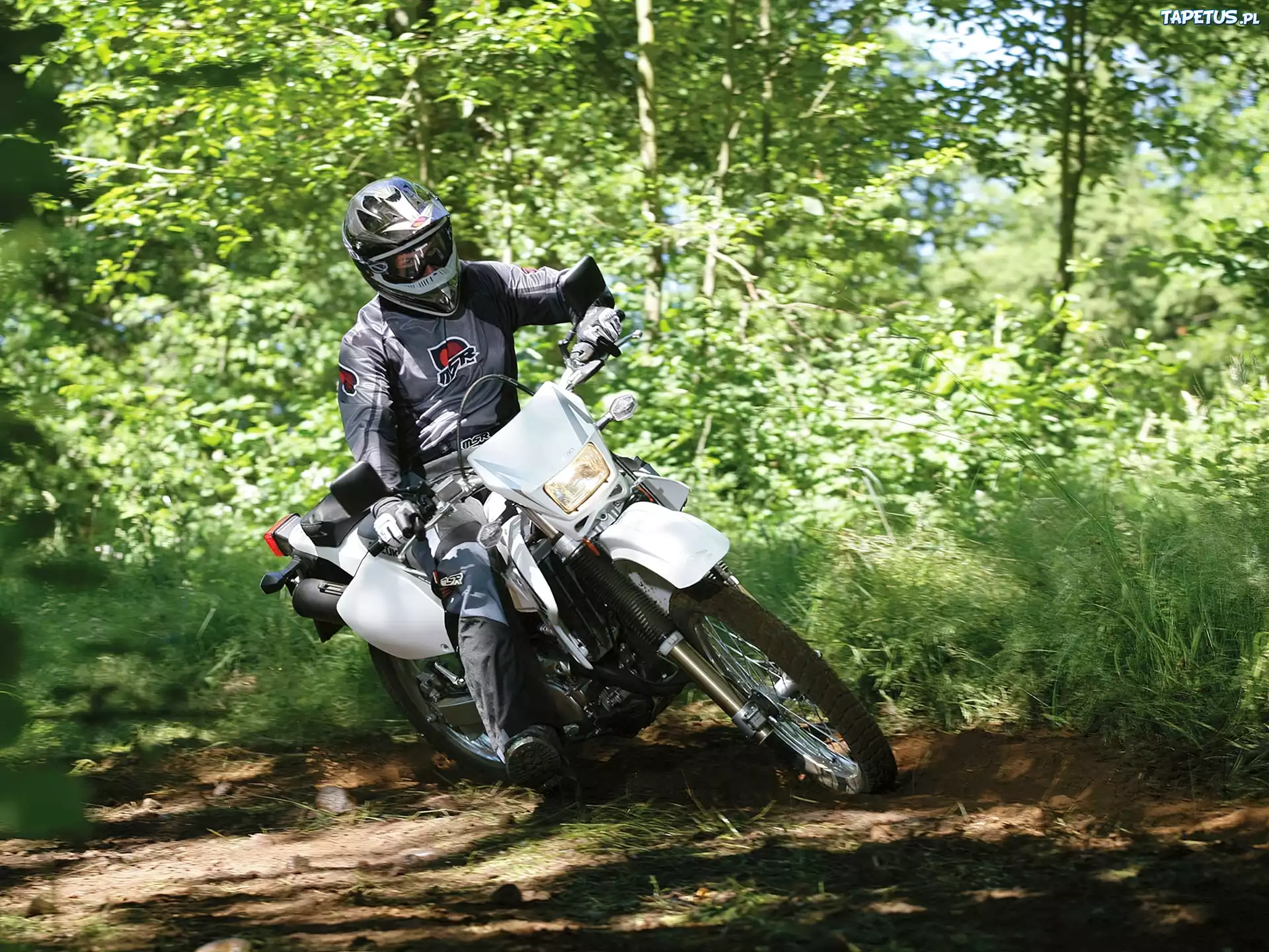 Suzuki DR-Z 400 S, Zakręt