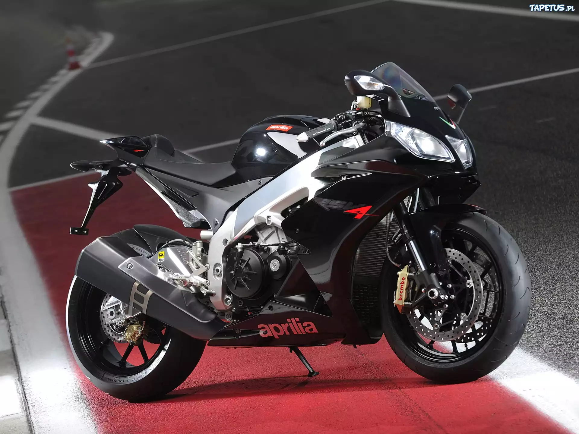 Aprilia RSV4, Tor, Wyścigowy