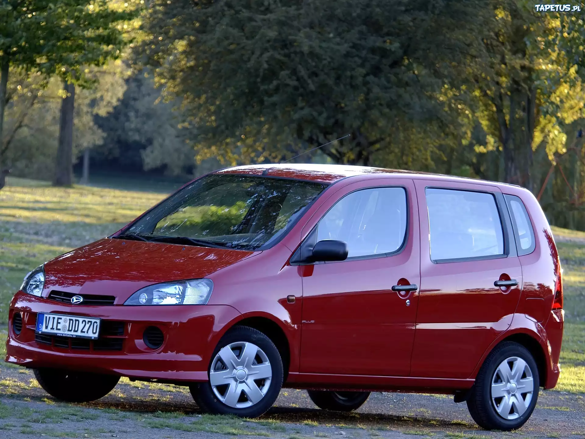 Daihatsu YRV, Drzwi, Strona, Kierowcy